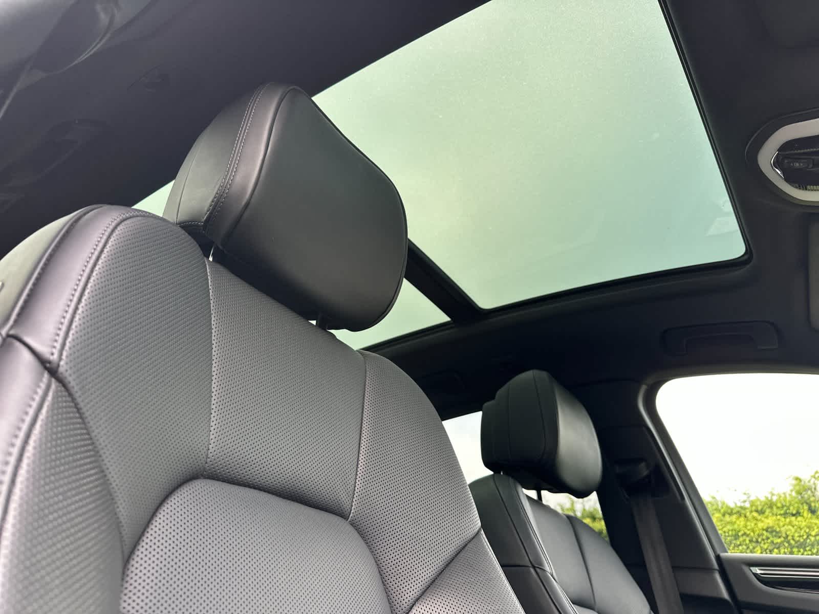 Thumbnail: 2025 Porsche Macan - 18