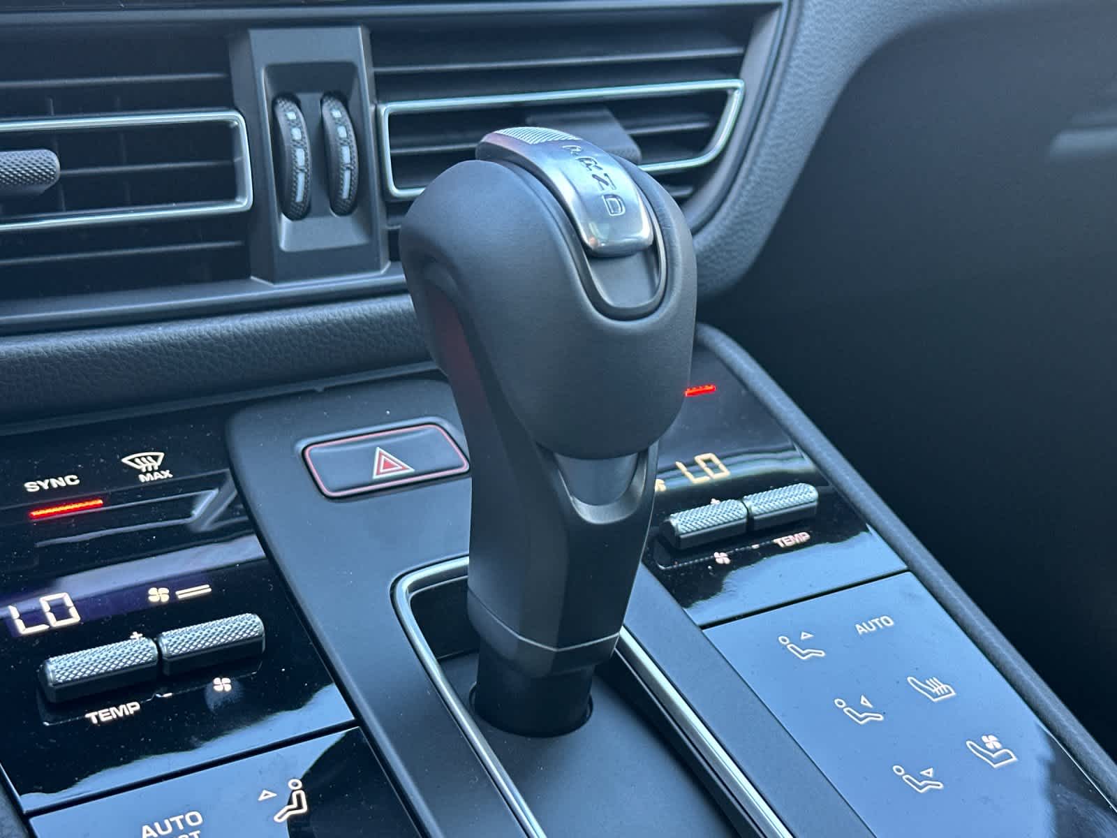 Thumbnail: 2026 Porsche Macan - 25