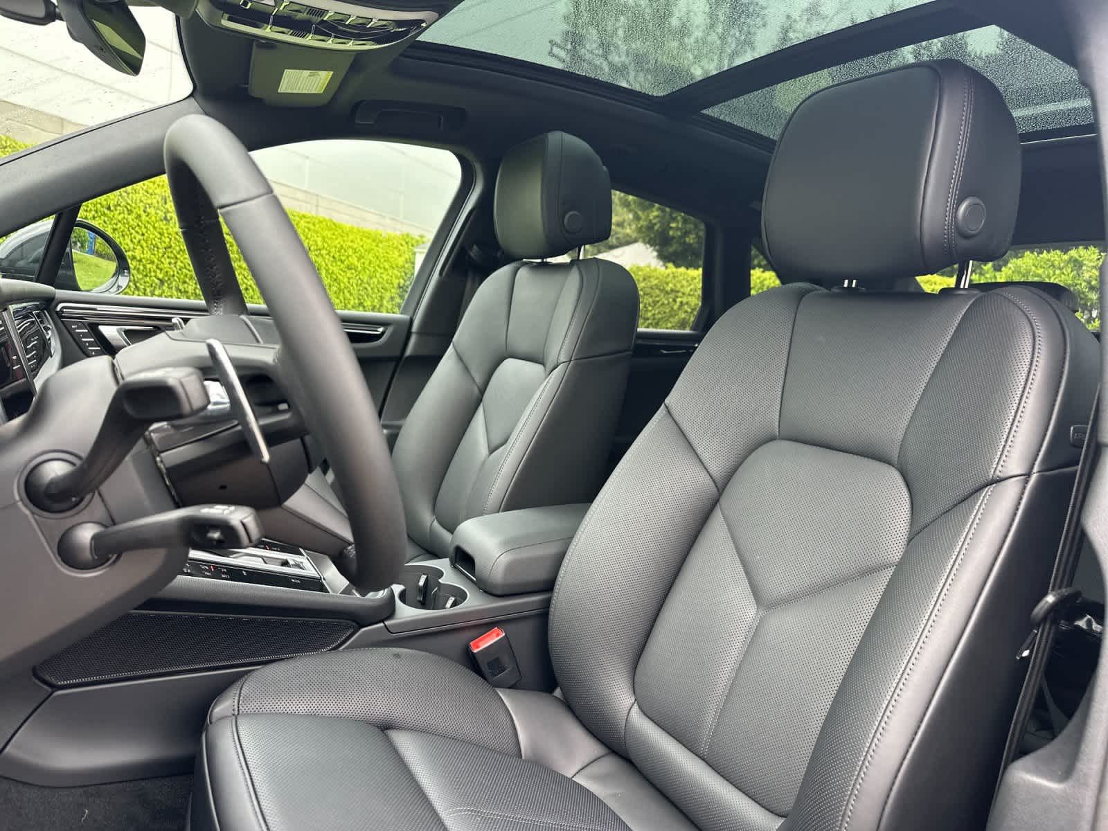 Thumbnail: 2026 Porsche Macan - 5