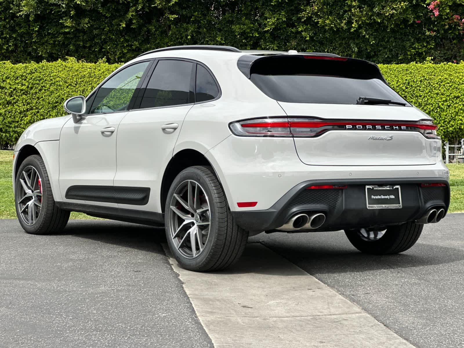 Thumbnail: 2026 Porsche Macan - 3