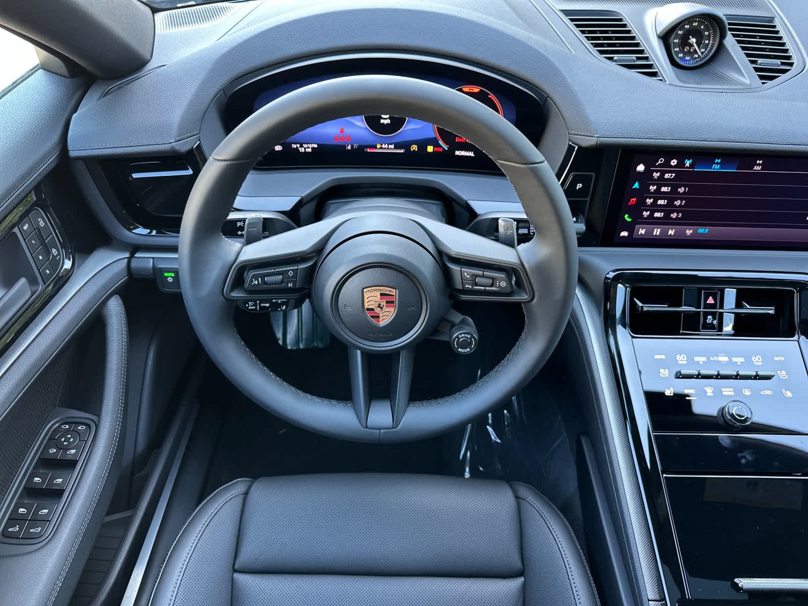 Thumbnail: 2026 Porsche Panamera - 15