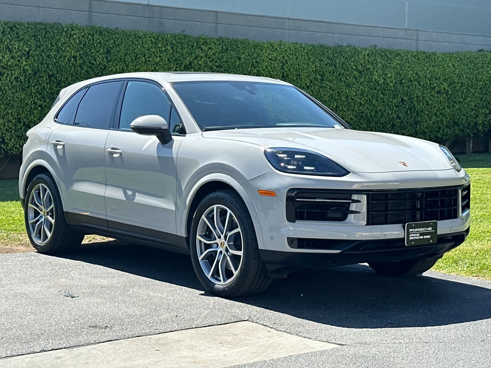 Thumbnail: 2025 Porsche Cayenne - 10