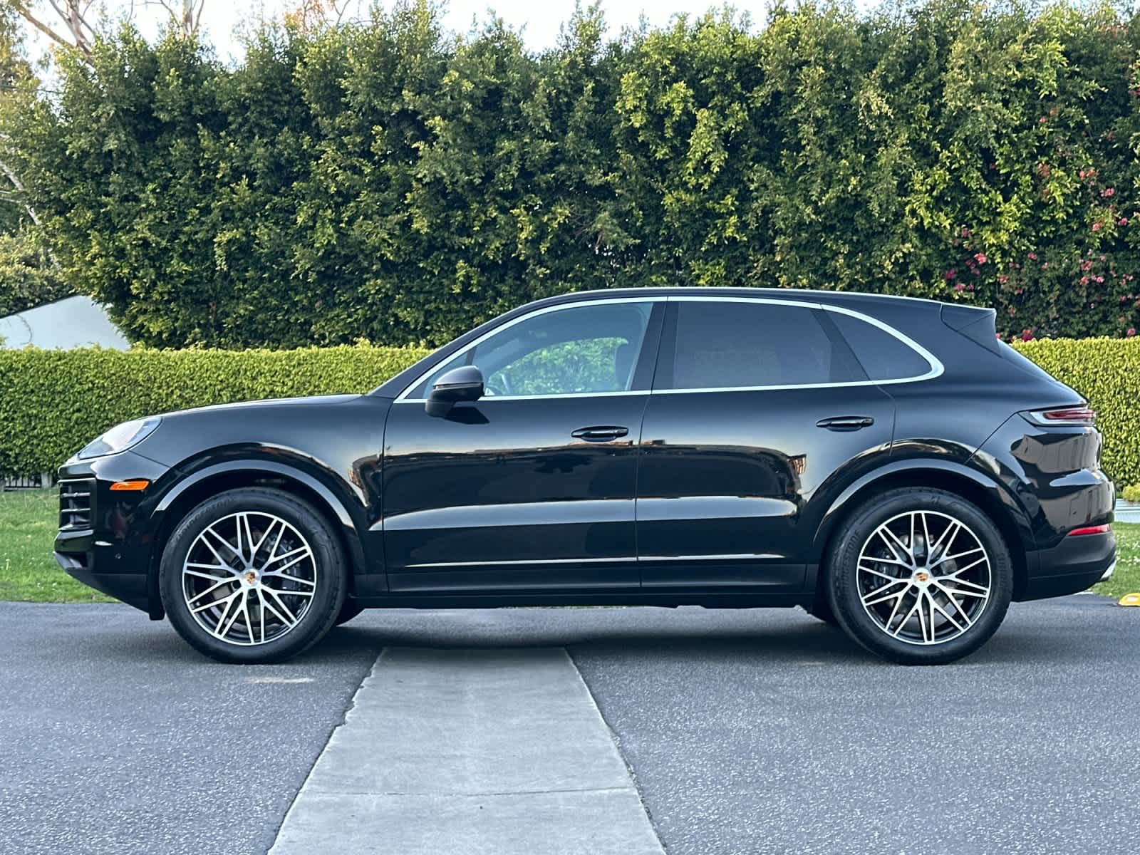Thumbnail: 2025 Porsche Cayenne - 2