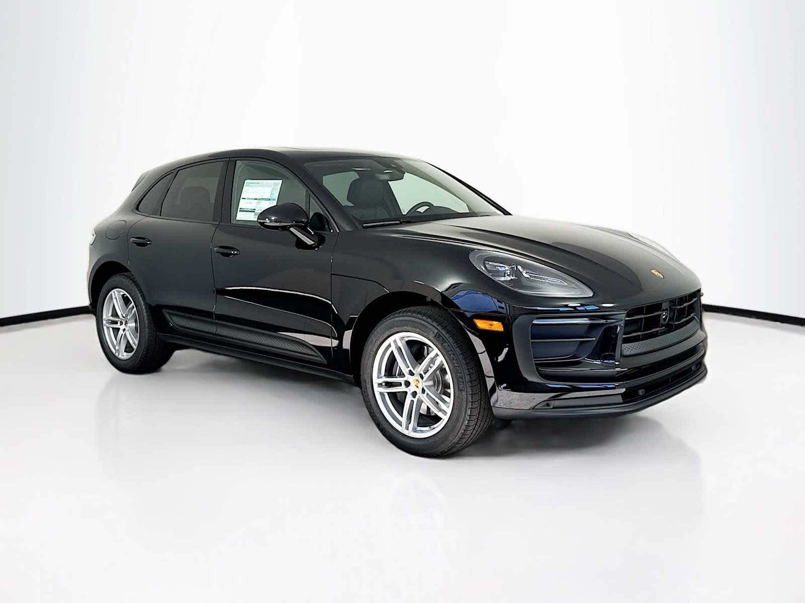 Thumbnail: 2026 Porsche Macan - 7