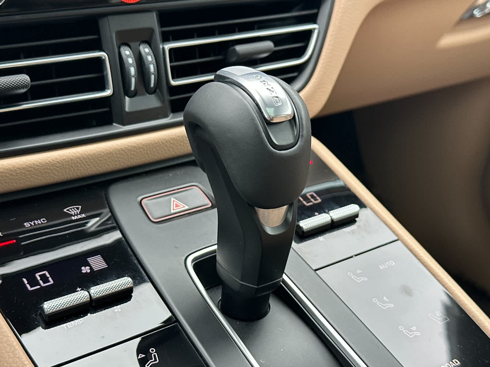 Thumbnail: 2025 Porsche Macan - 25