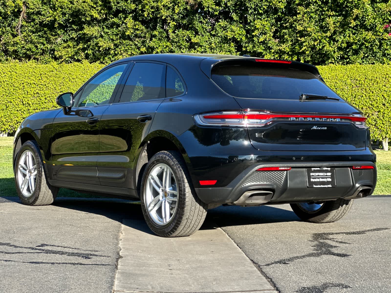 Thumbnail: 2025 Porsche Macan - 3