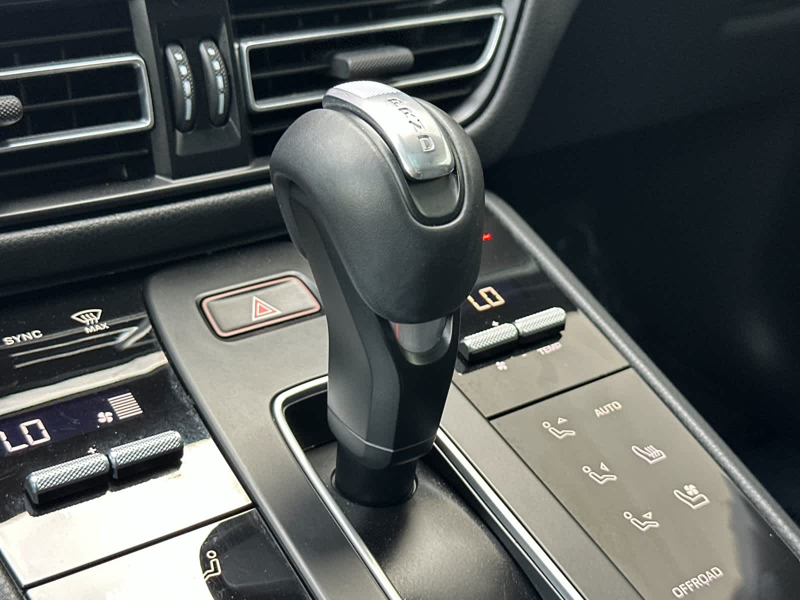 Thumbnail: 2025 Porsche Macan - 24