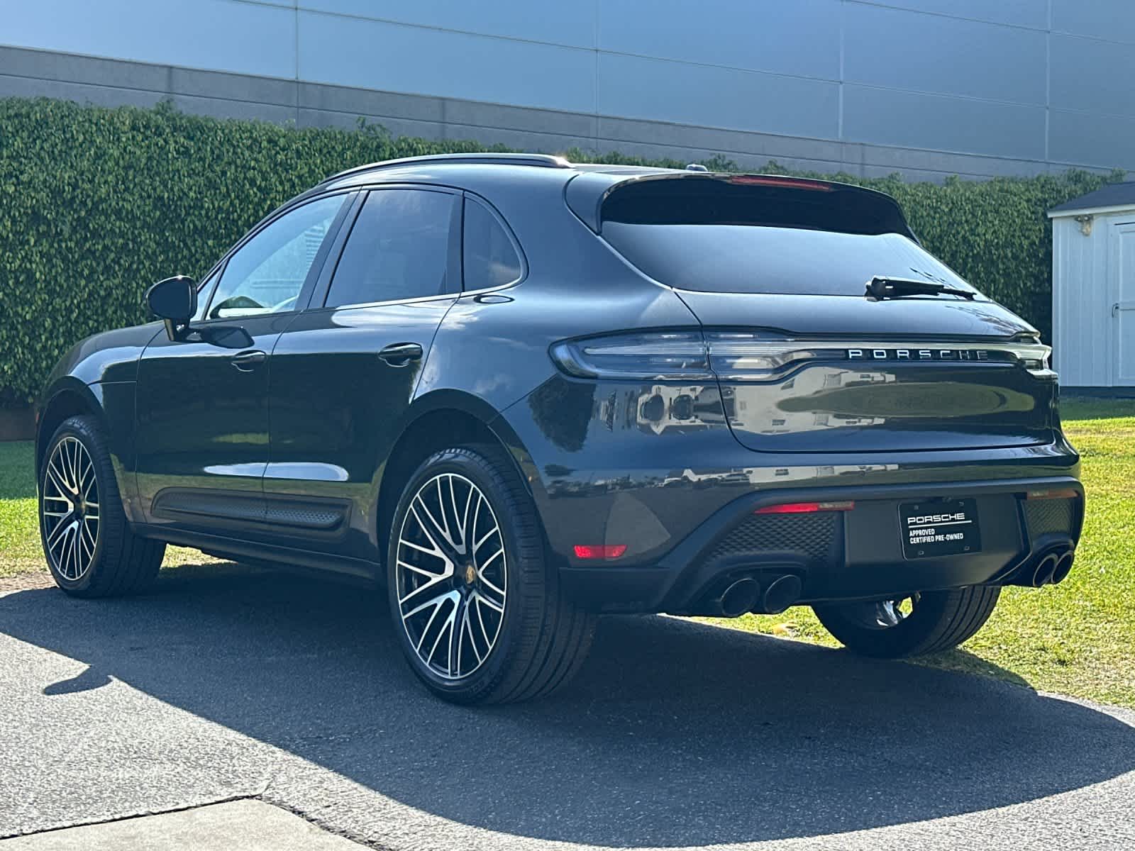 Thumbnail: 2026 Porsche Macan - 2