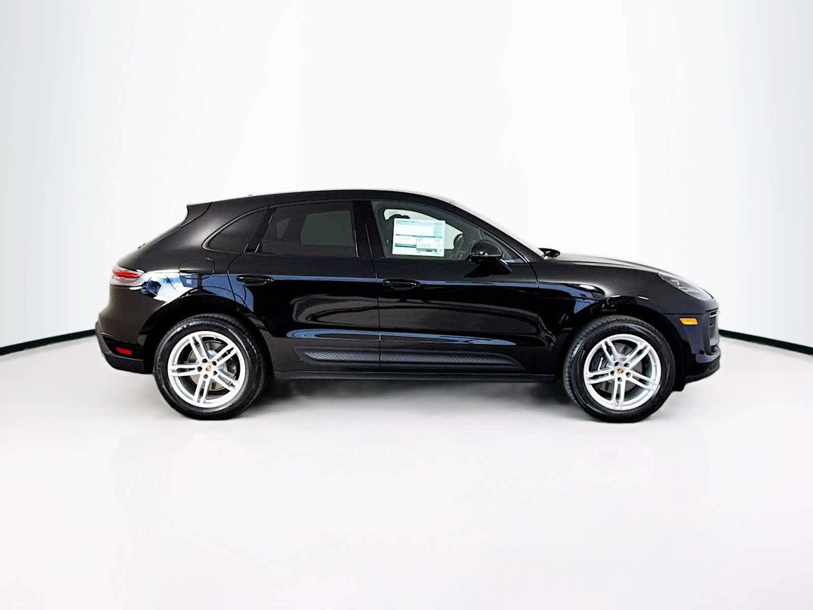 Thumbnail: 2026 Porsche Macan - 8