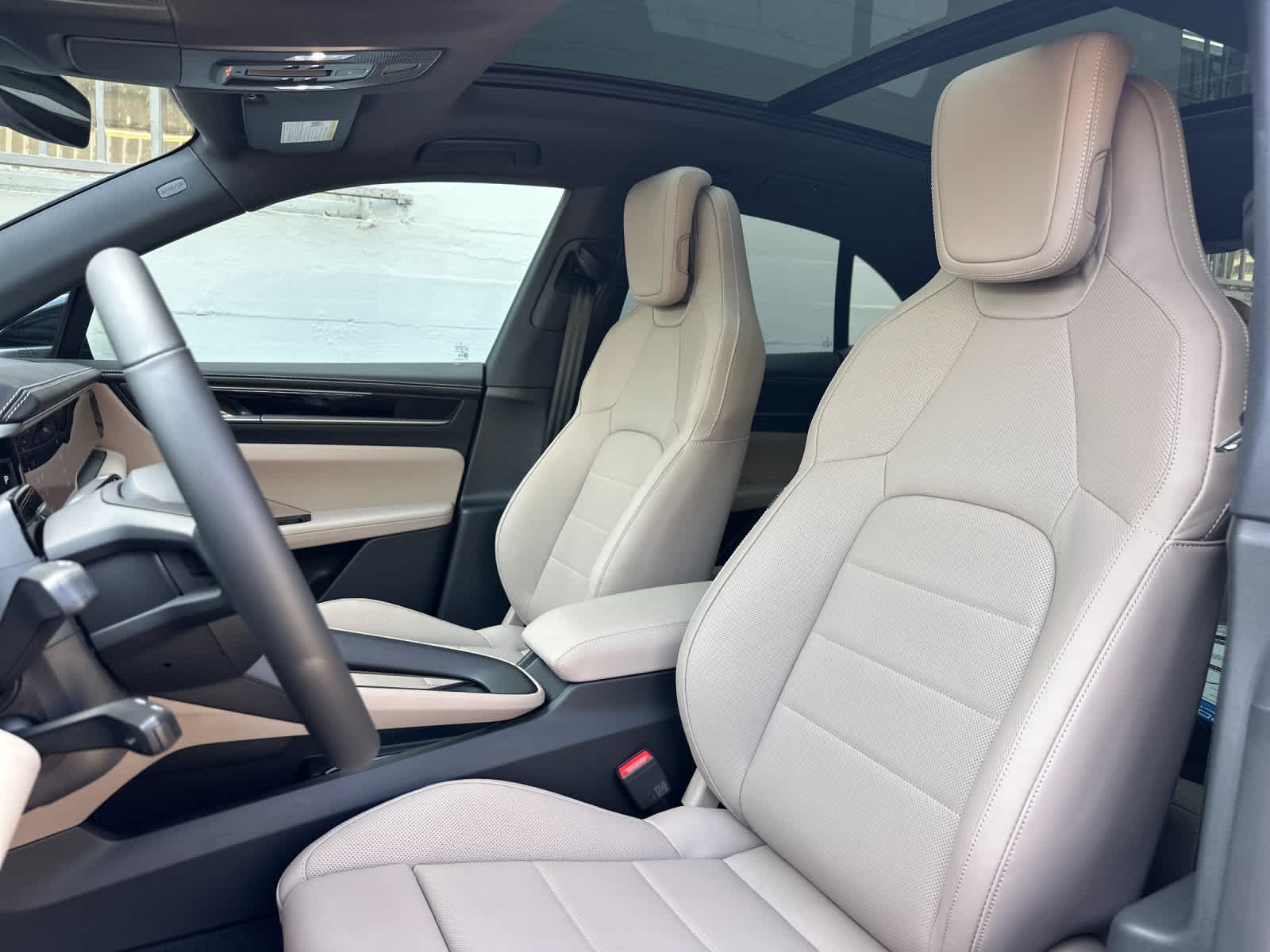 Thumbnail: 2026 Porsche Macan - 5