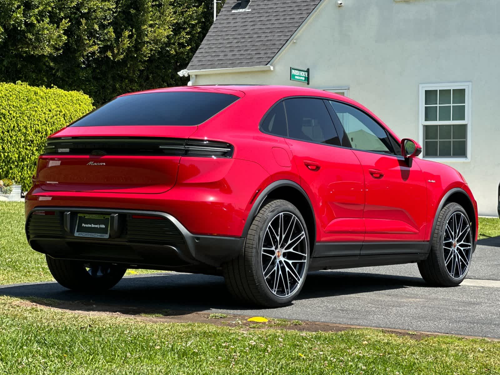 Thumbnail: 2026 Porsche Macan - 8