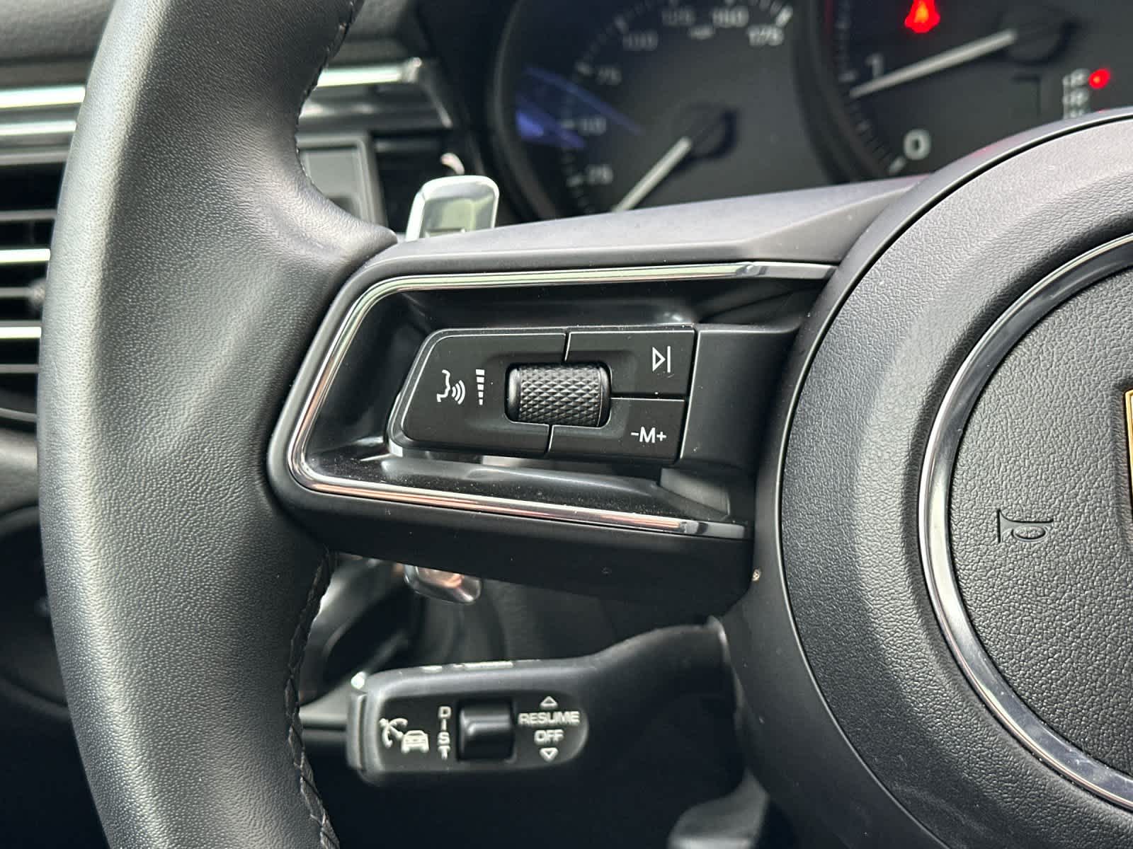 Thumbnail: 2025 Porsche Macan - 26