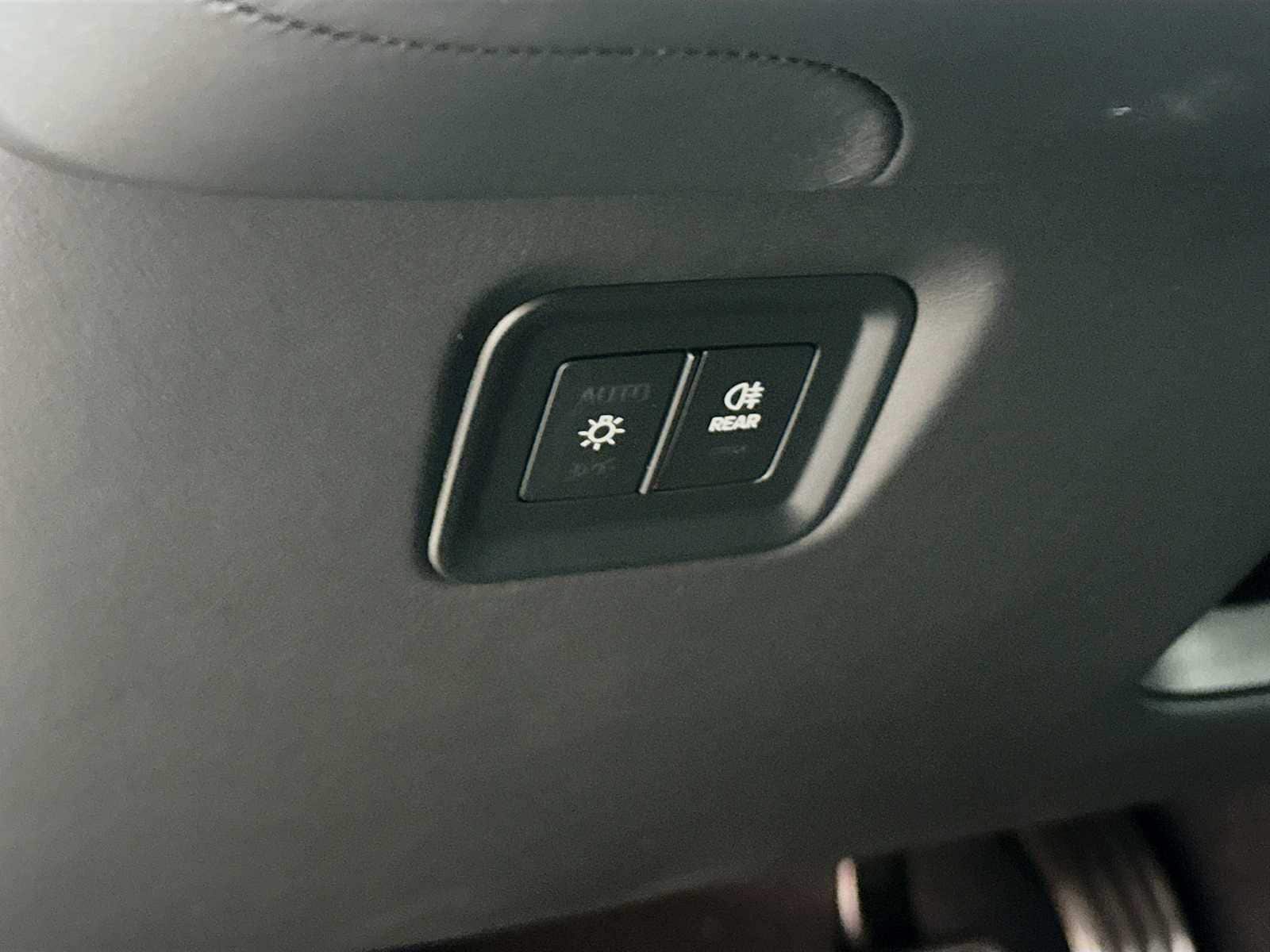 Thumbnail: 2026 Porsche Cayenne - 11