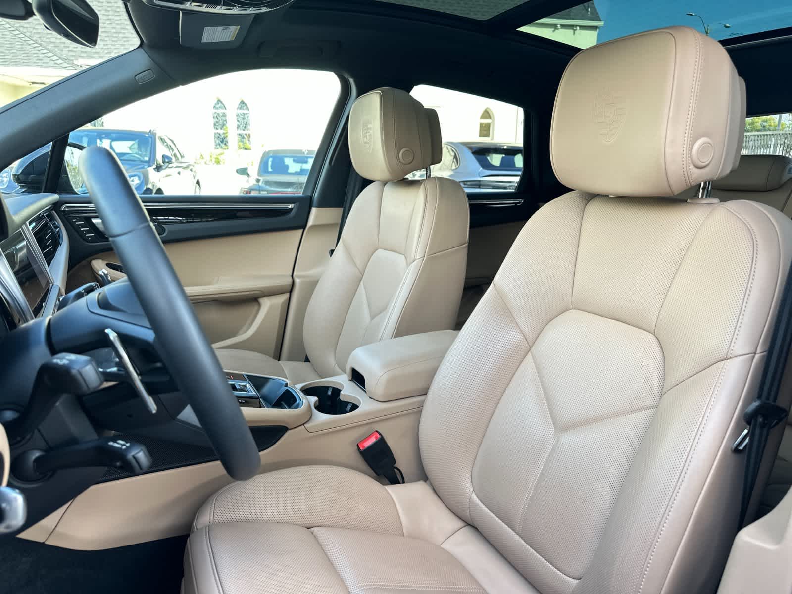 Thumbnail: 2025 Porsche Macan - 5