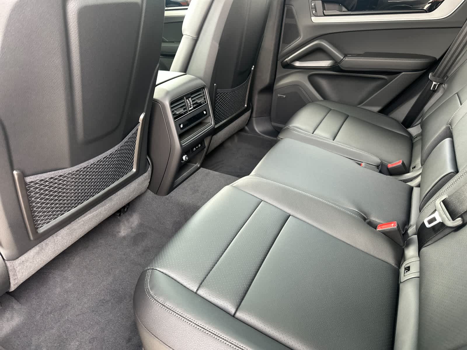 Thumbnail: 2026 Porsche Cayenne - 13