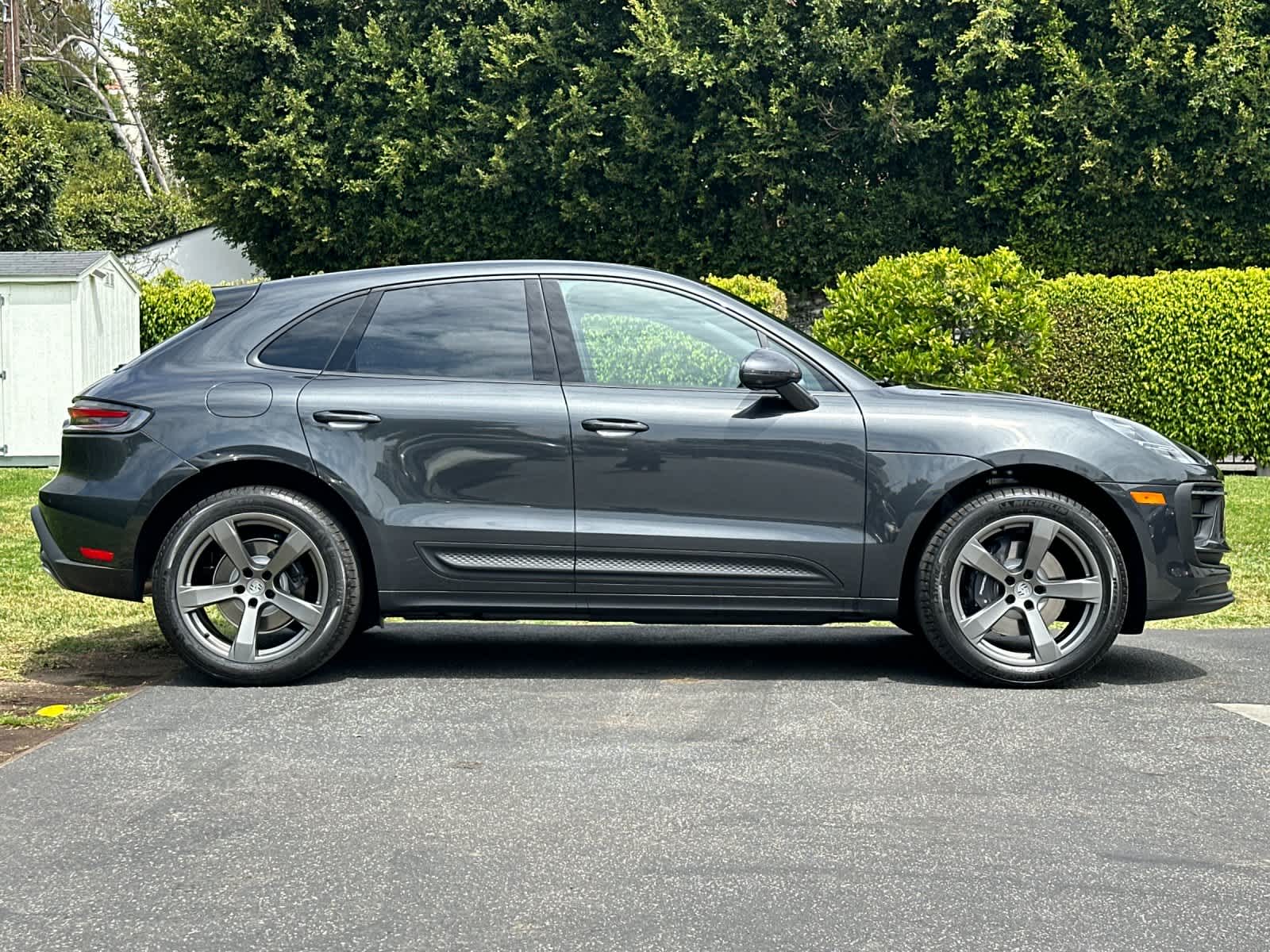 Thumbnail: 2026 Porsche Macan - 9