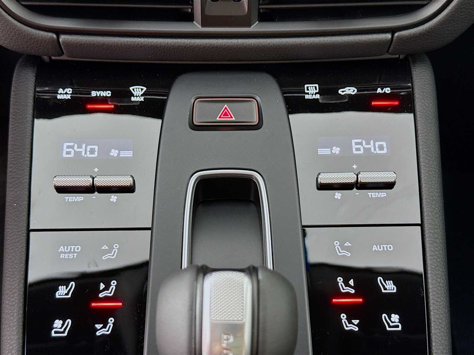 Thumbnail: 2026 Porsche Macan - 13