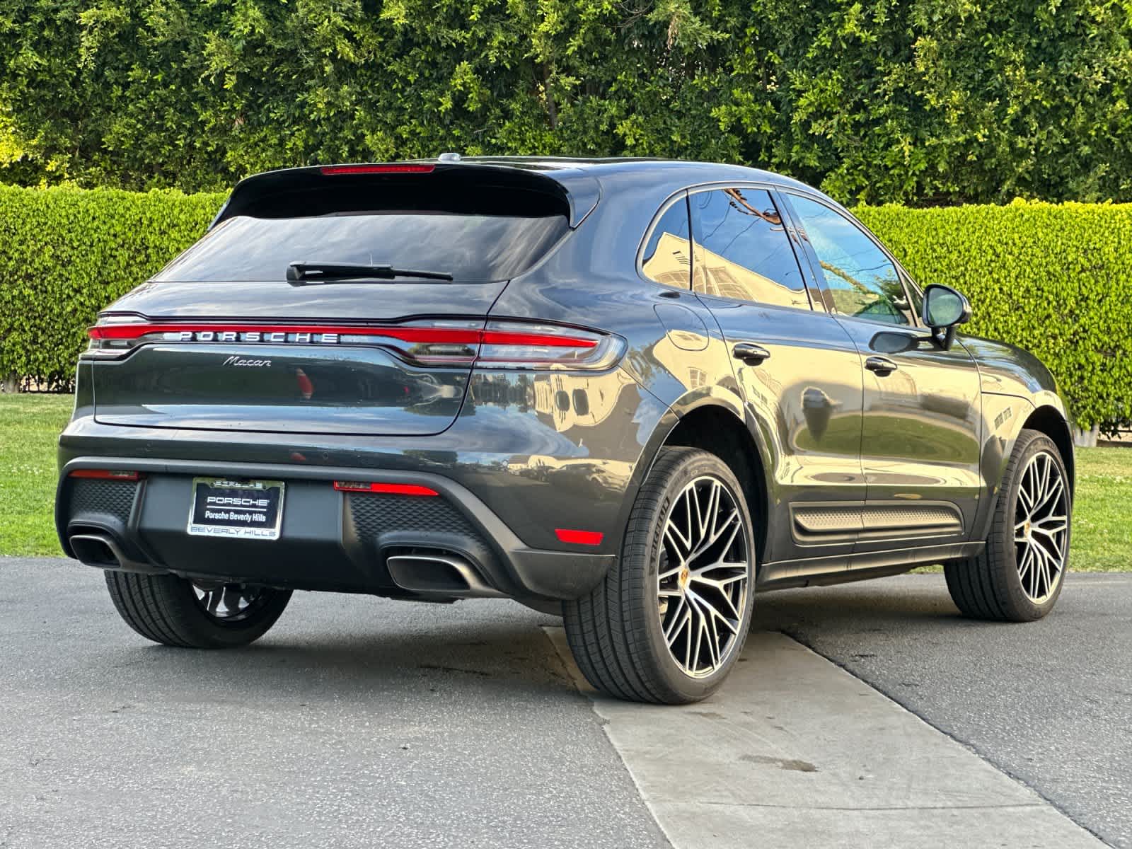 Thumbnail: 2026 Porsche Macan - 8
