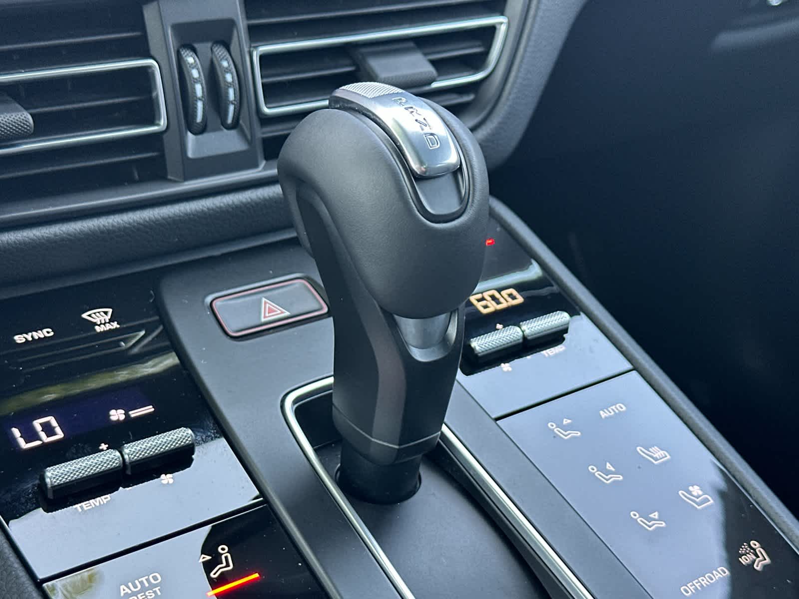 Thumbnail: 2026 Porsche Macan - 25