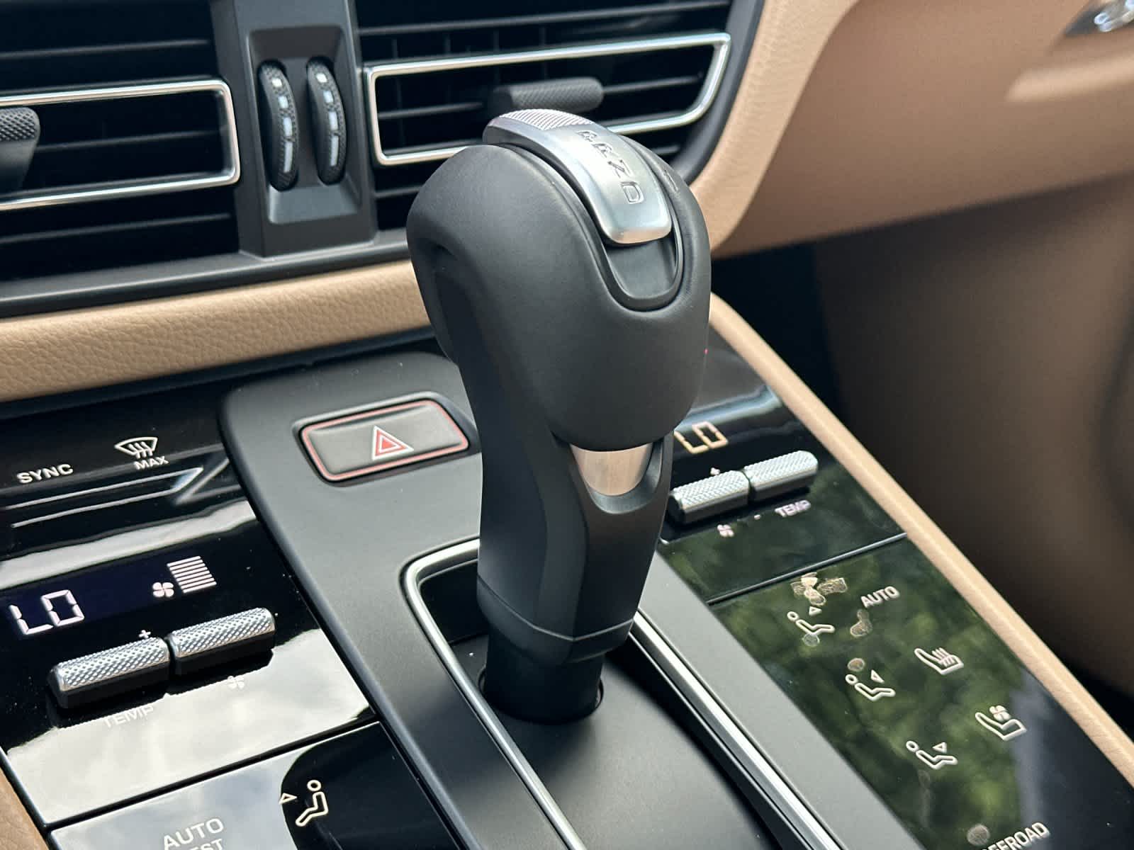 Thumbnail: 2026 Porsche Macan - 25