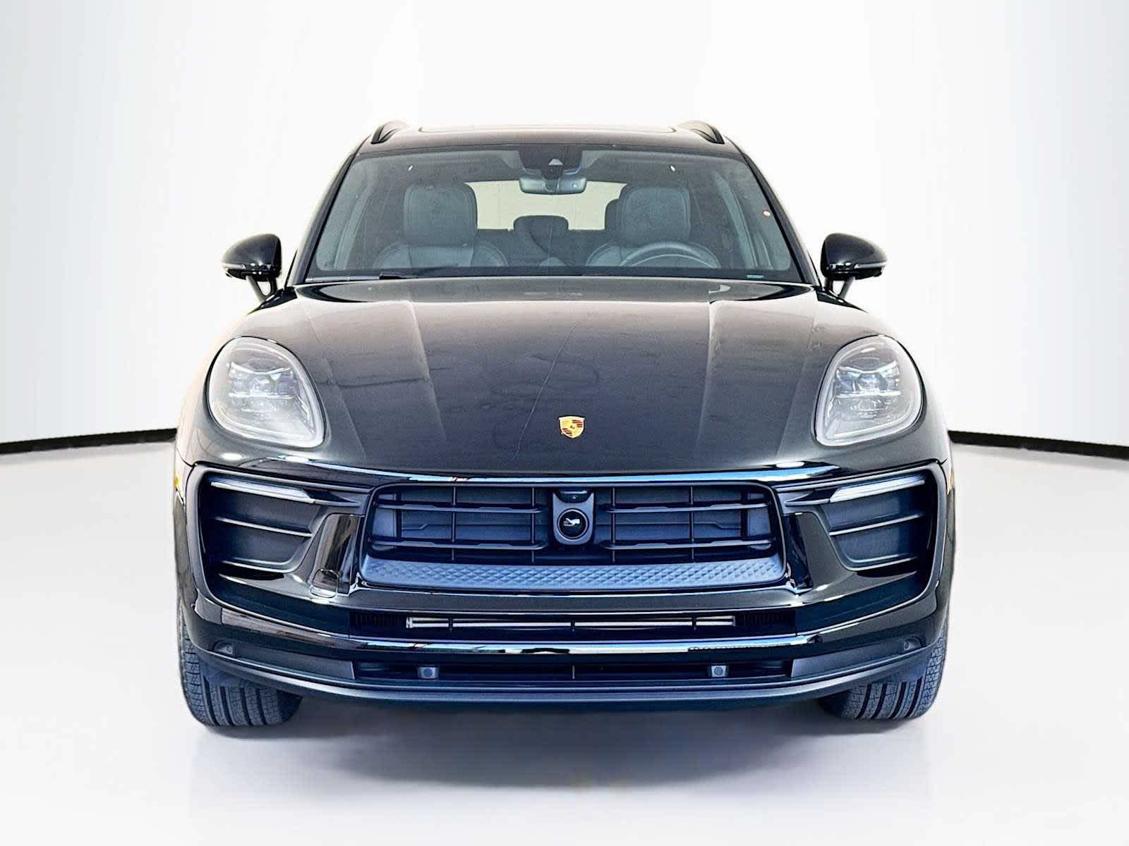 Thumbnail: 2026 Porsche Macan - 6