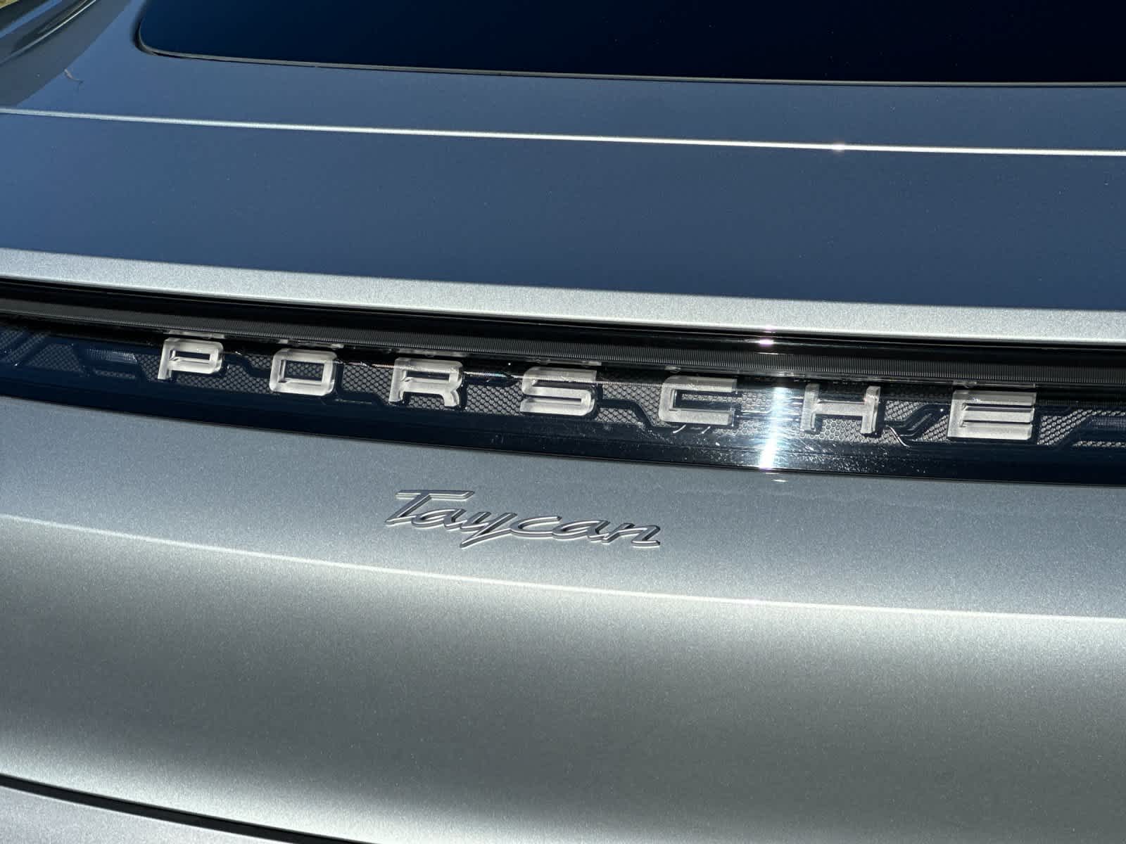 Thumbnail: 2022 Porsche Taycan - 30