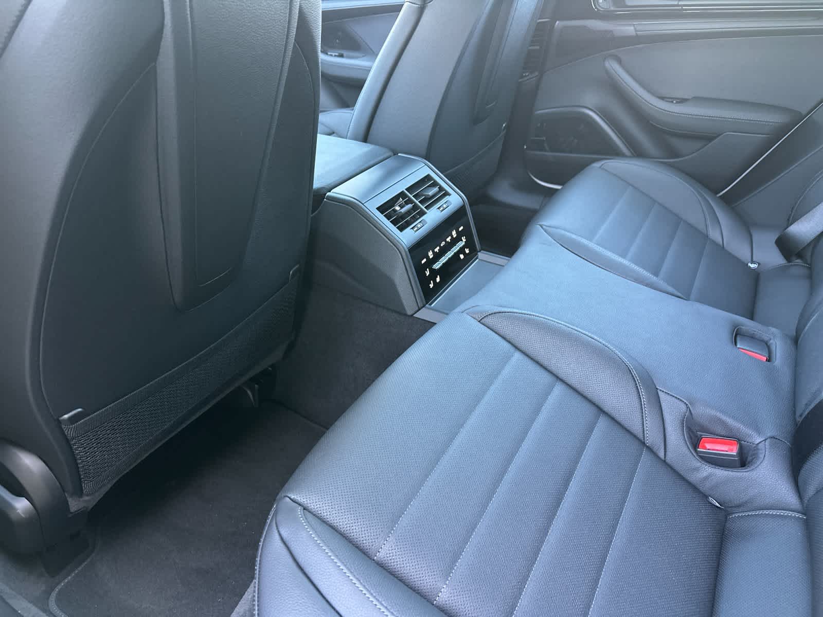 Thumbnail: 2026 Porsche Panamera - 13