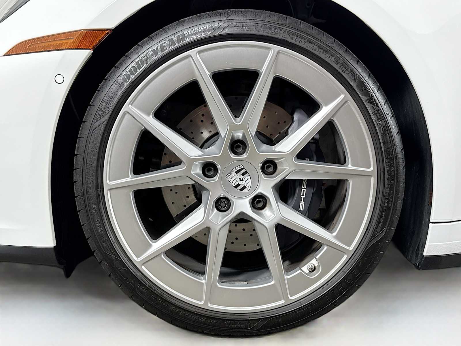 Thumbnail: 2025 Porsche 911 - 25