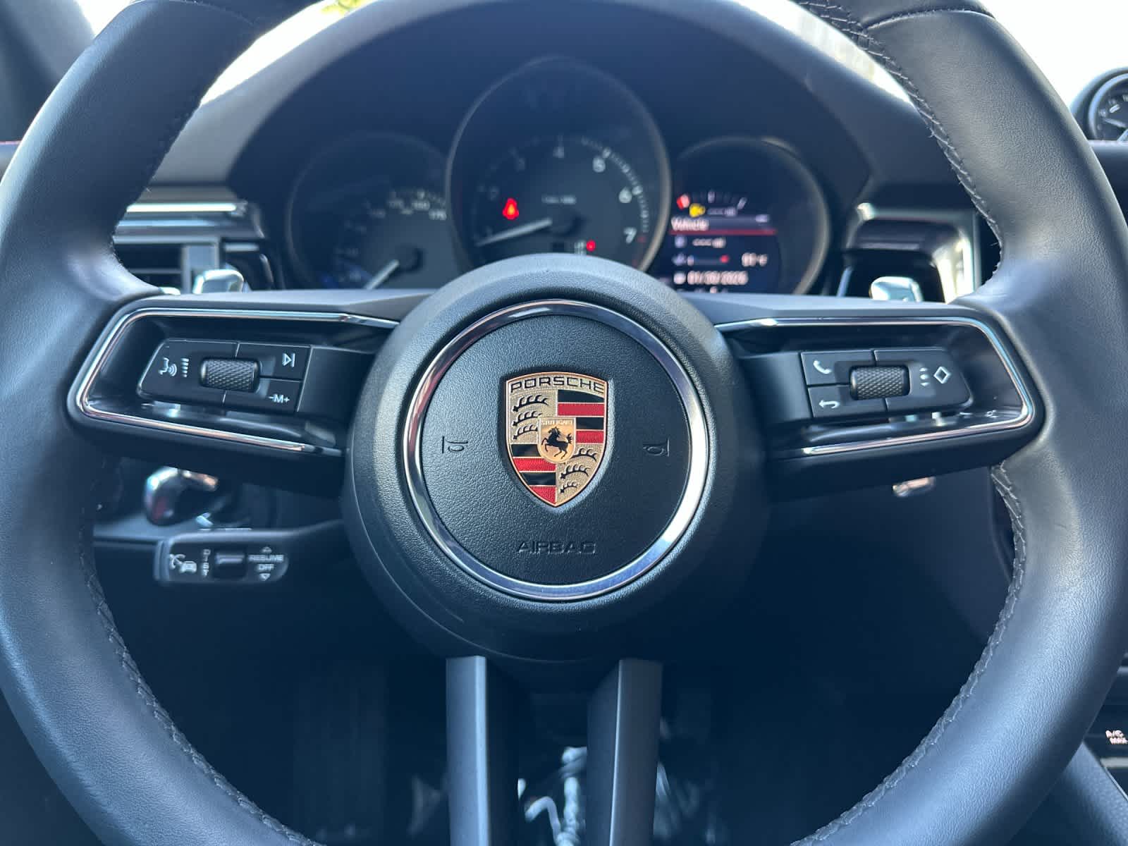 Thumbnail: 2025 Porsche Macan - 26