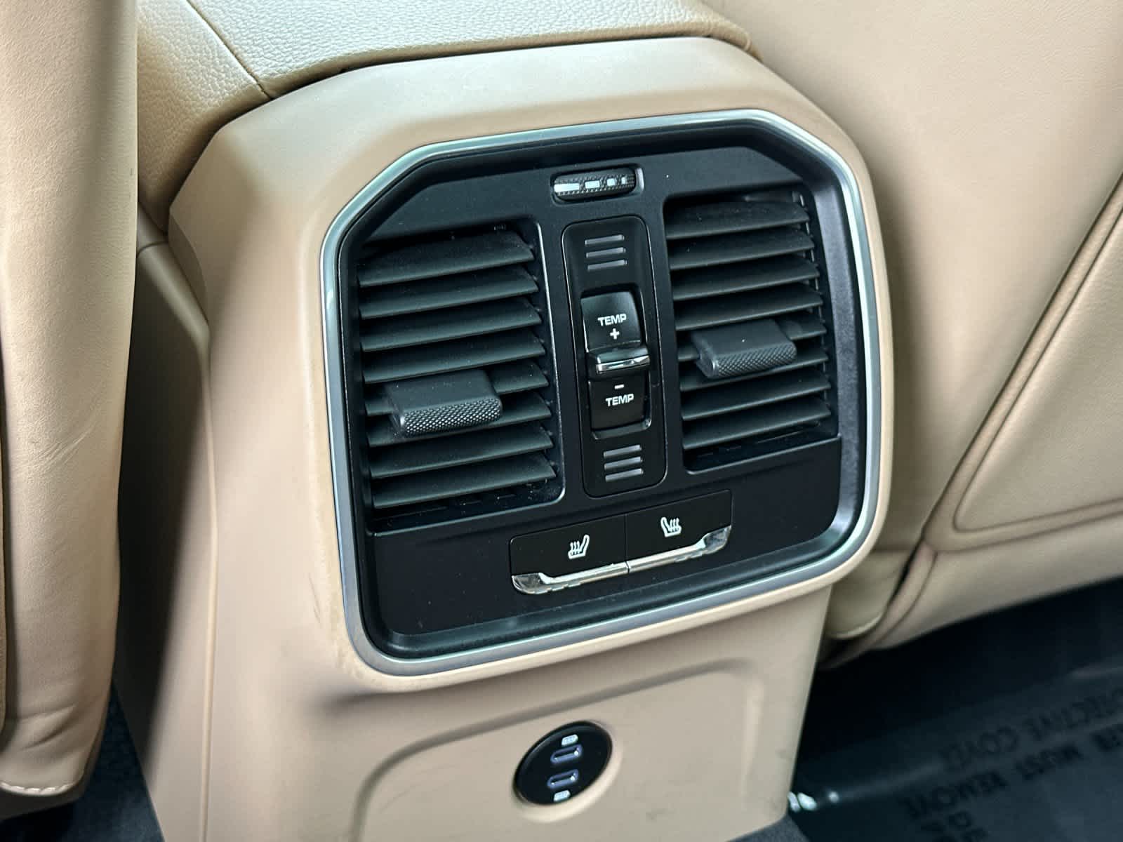 Thumbnail: 2025 Porsche Macan - 14