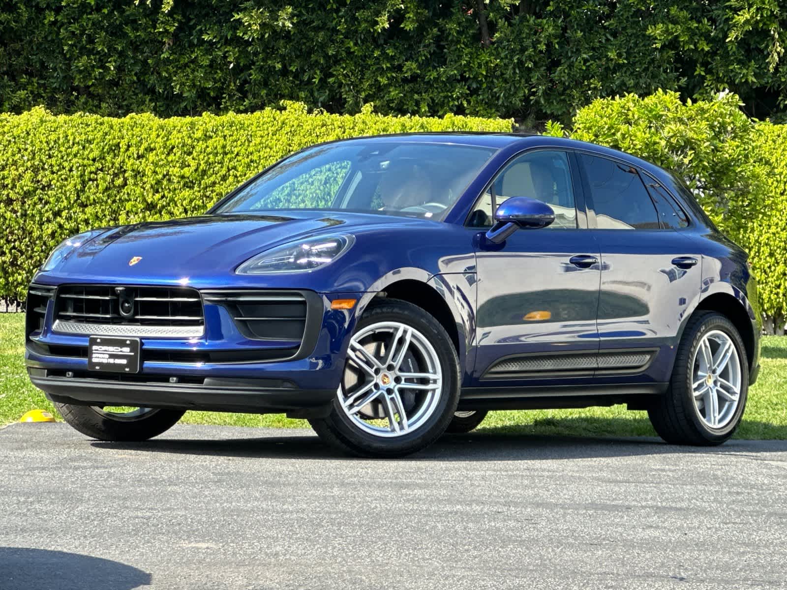 Thumbnail: 2025 Porsche Macan - 1