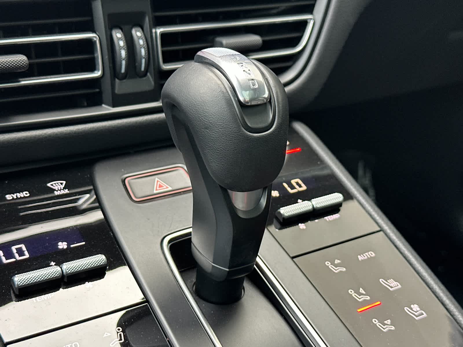 Thumbnail: 2025 Porsche Macan - 24