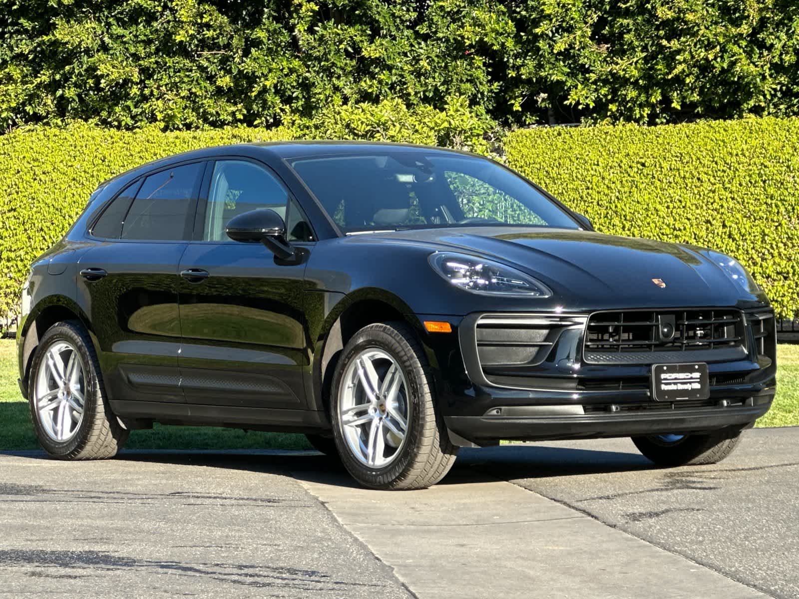 Thumbnail: 2025 Porsche Macan - 10