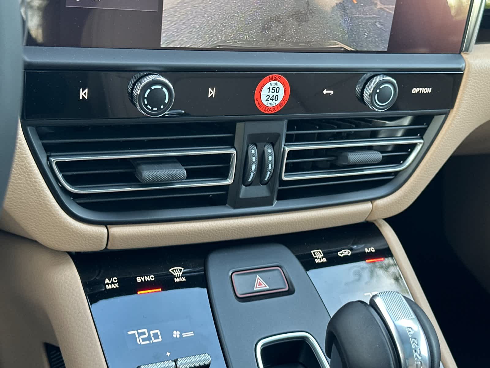 Thumbnail: 2026 Porsche Macan - 24