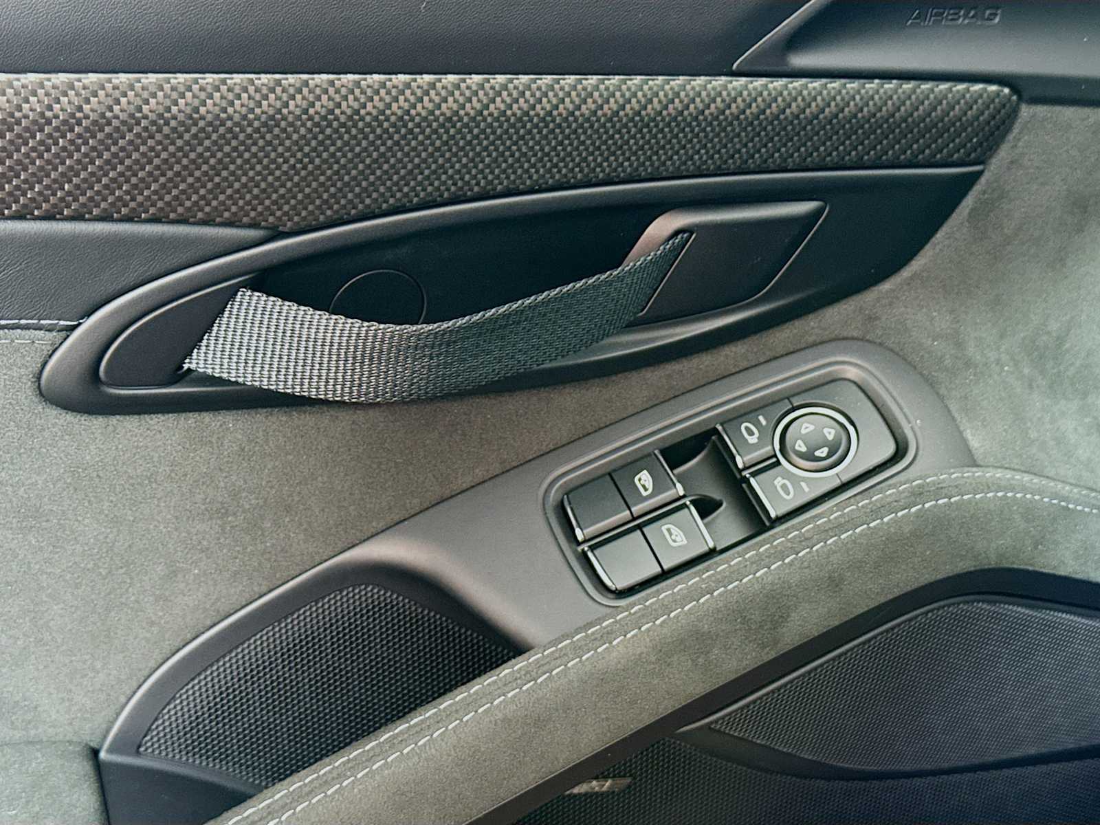 Thumbnail: 2025 Porsche  - 13