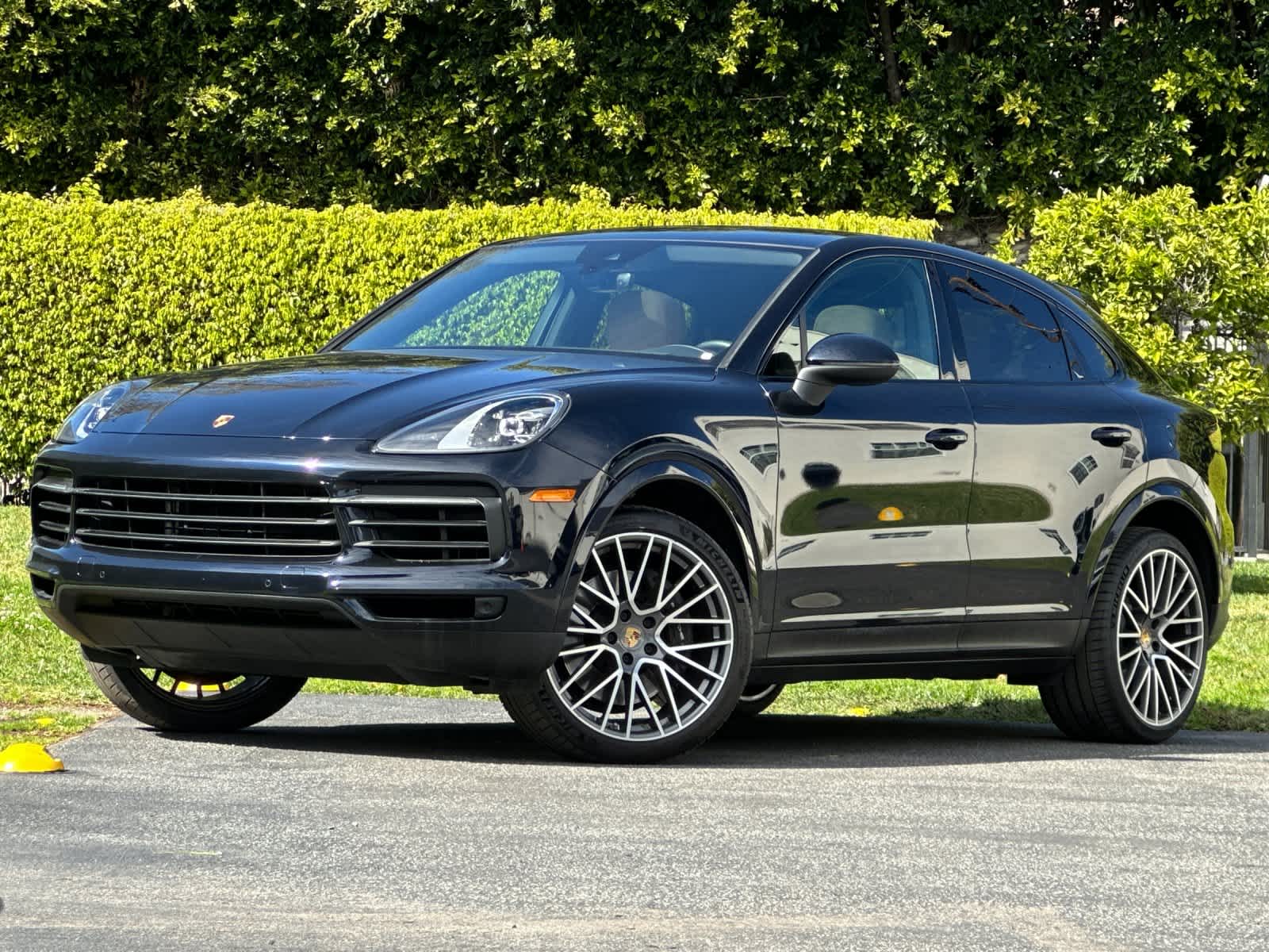 Thumbnail: 2022 Porsche Cayenne - 1