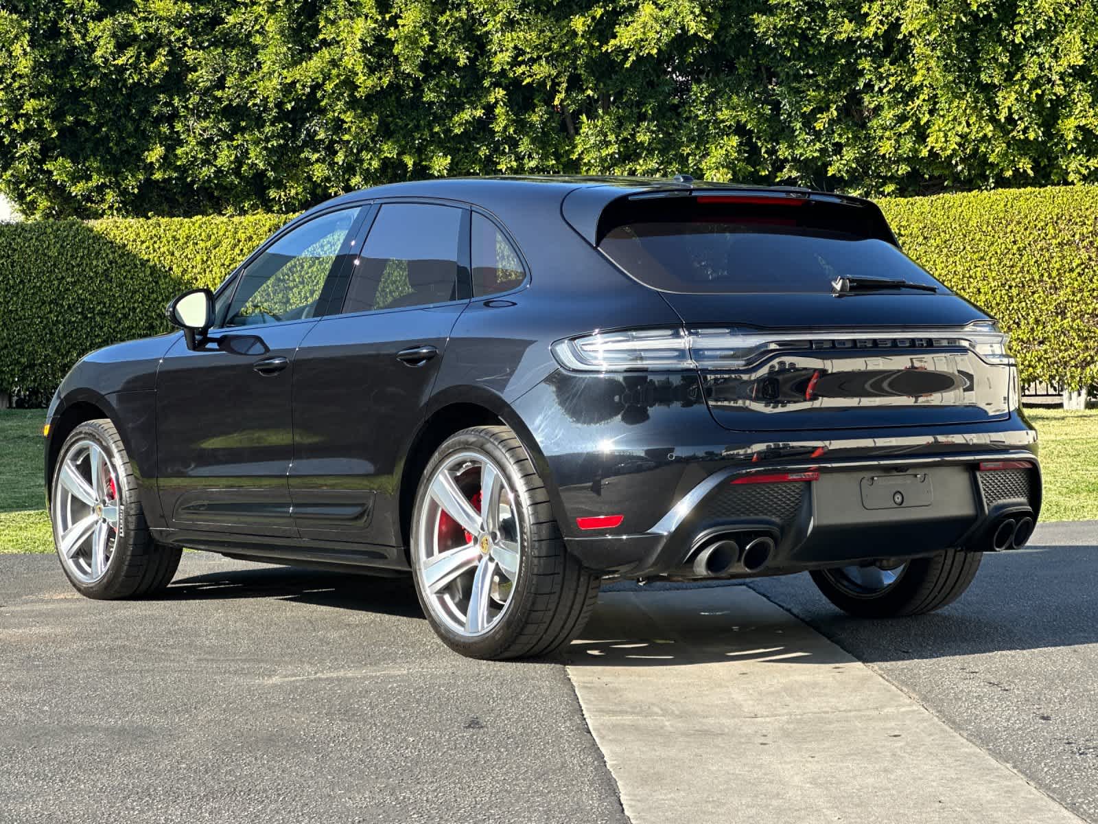 Thumbnail: 2025 Porsche Macan - 3
