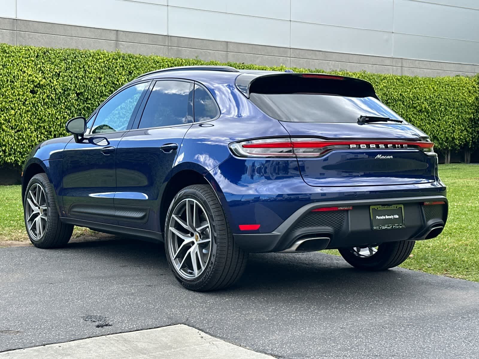 Thumbnail: 2026 Porsche Macan - 3