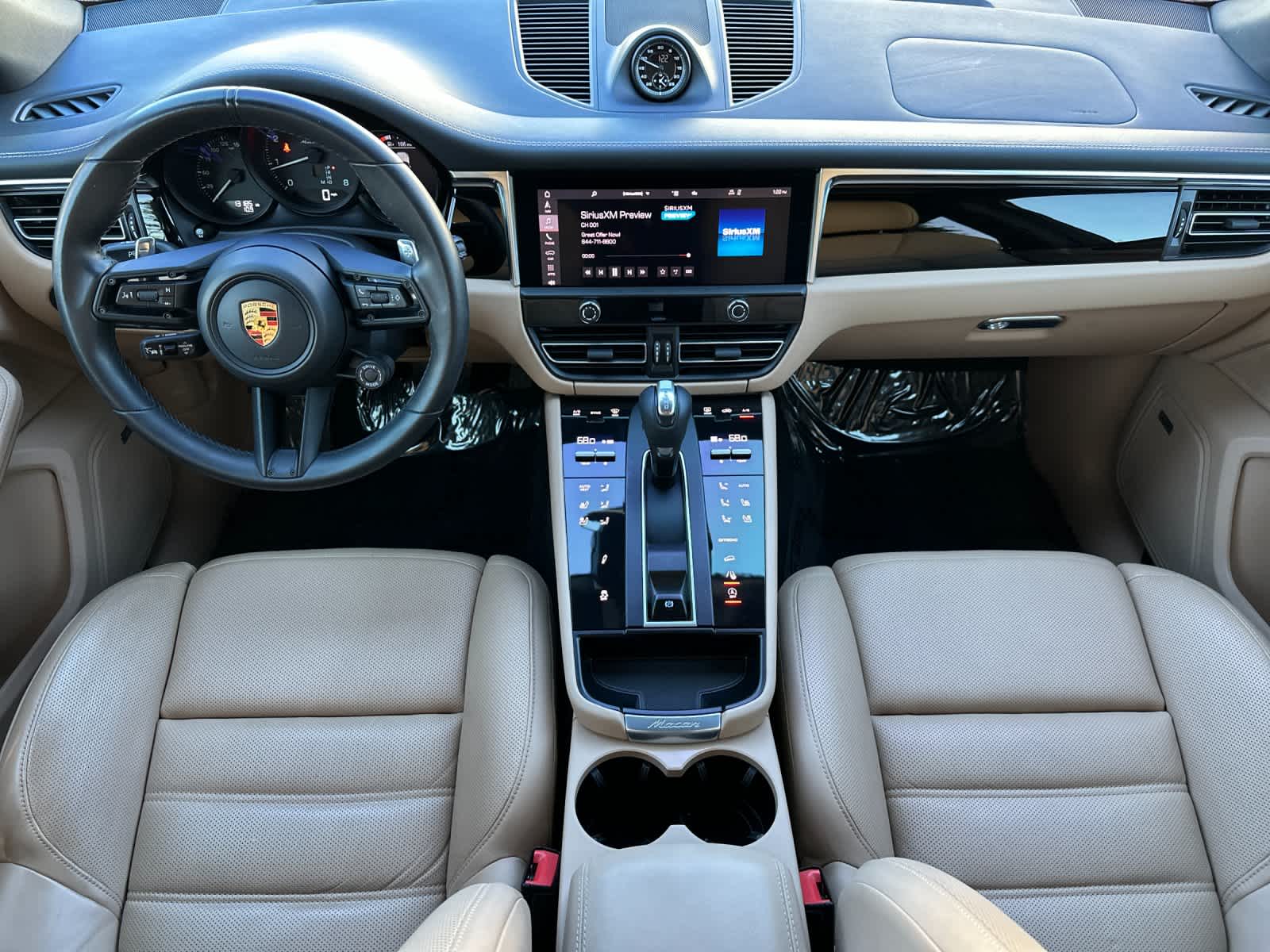 Thumbnail: 2023 Porsche Macan - 6