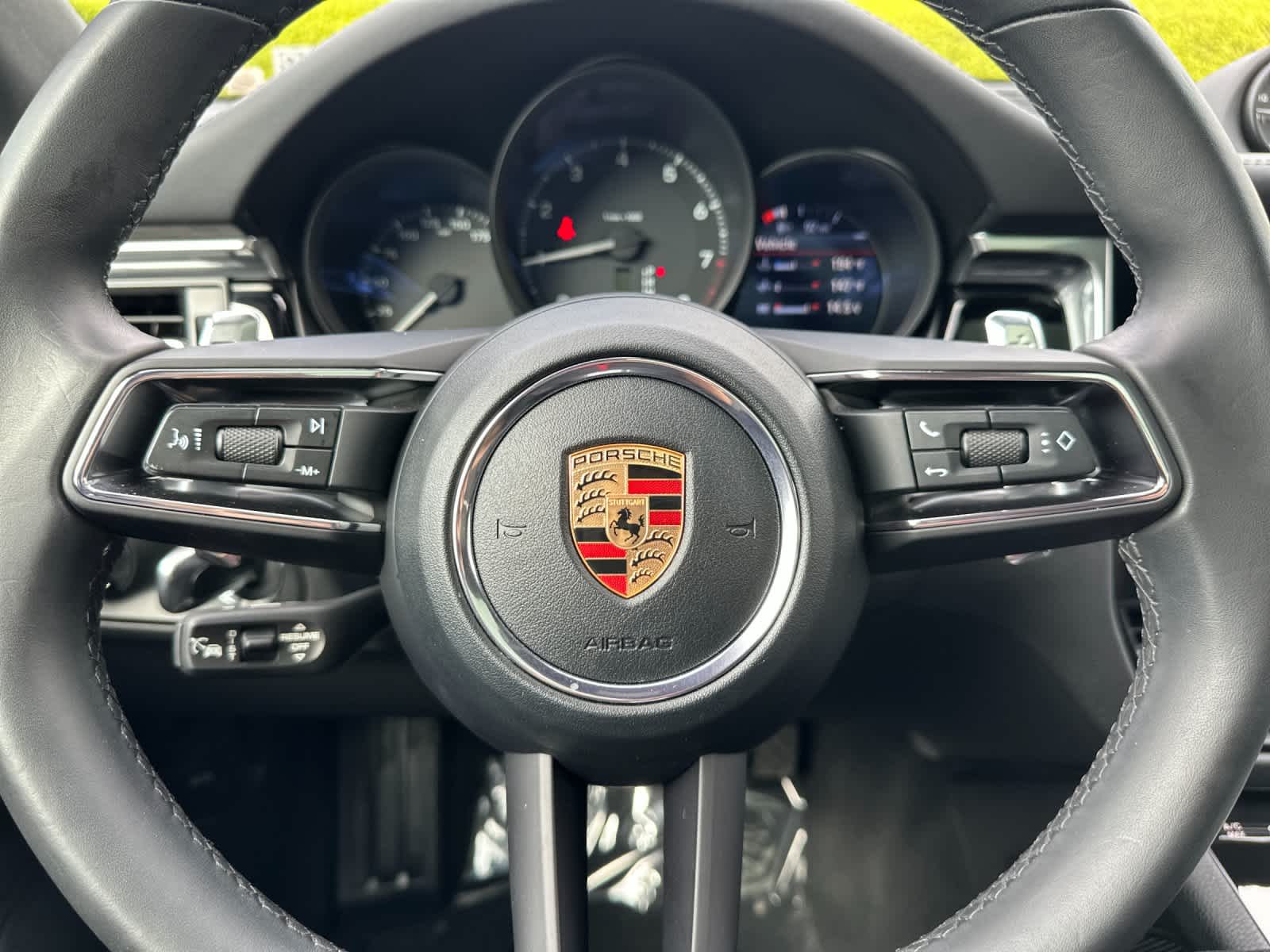 Thumbnail: 2025 Porsche Macan - 26