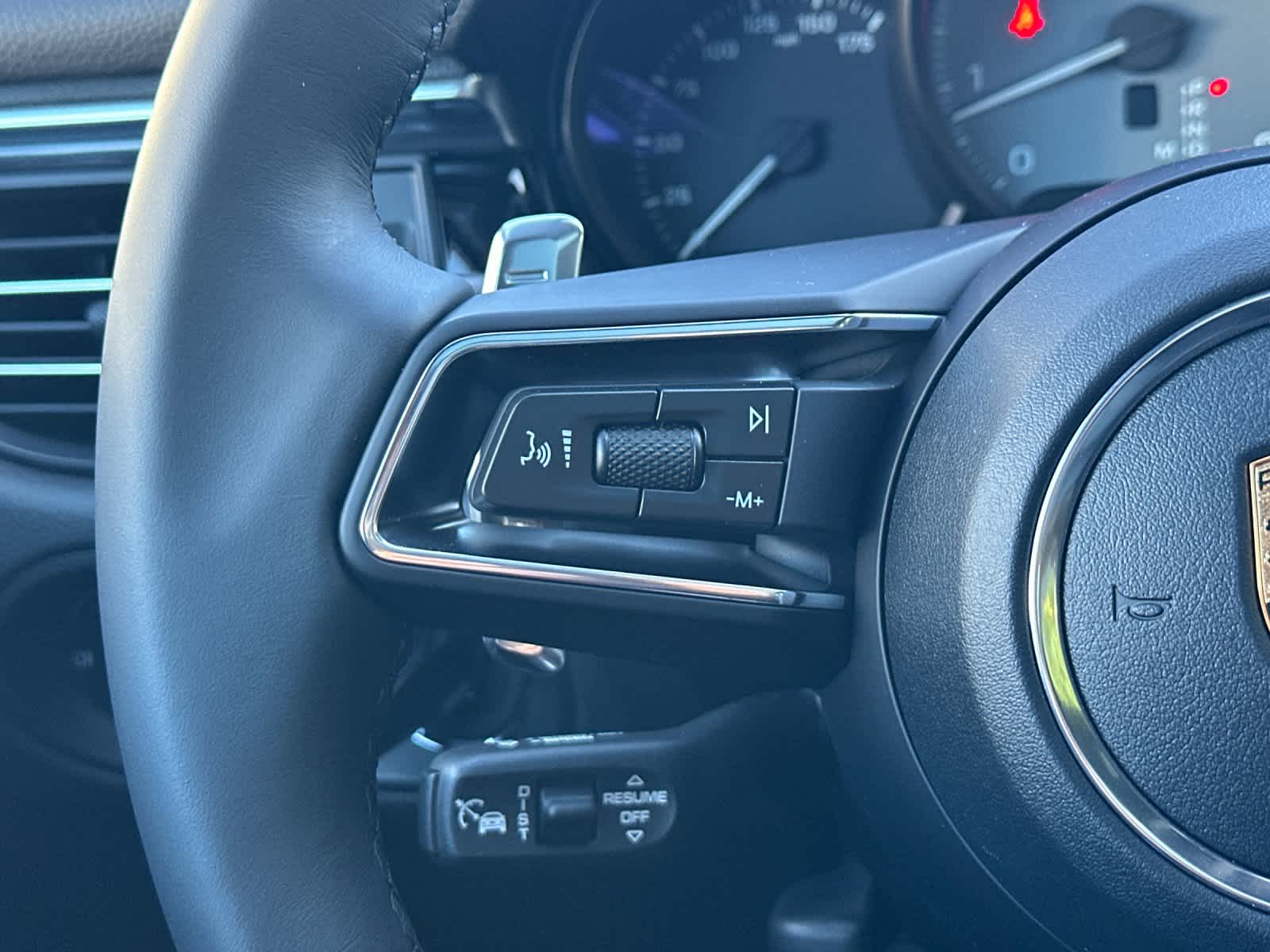 Thumbnail: 2026 Porsche Macan - 27