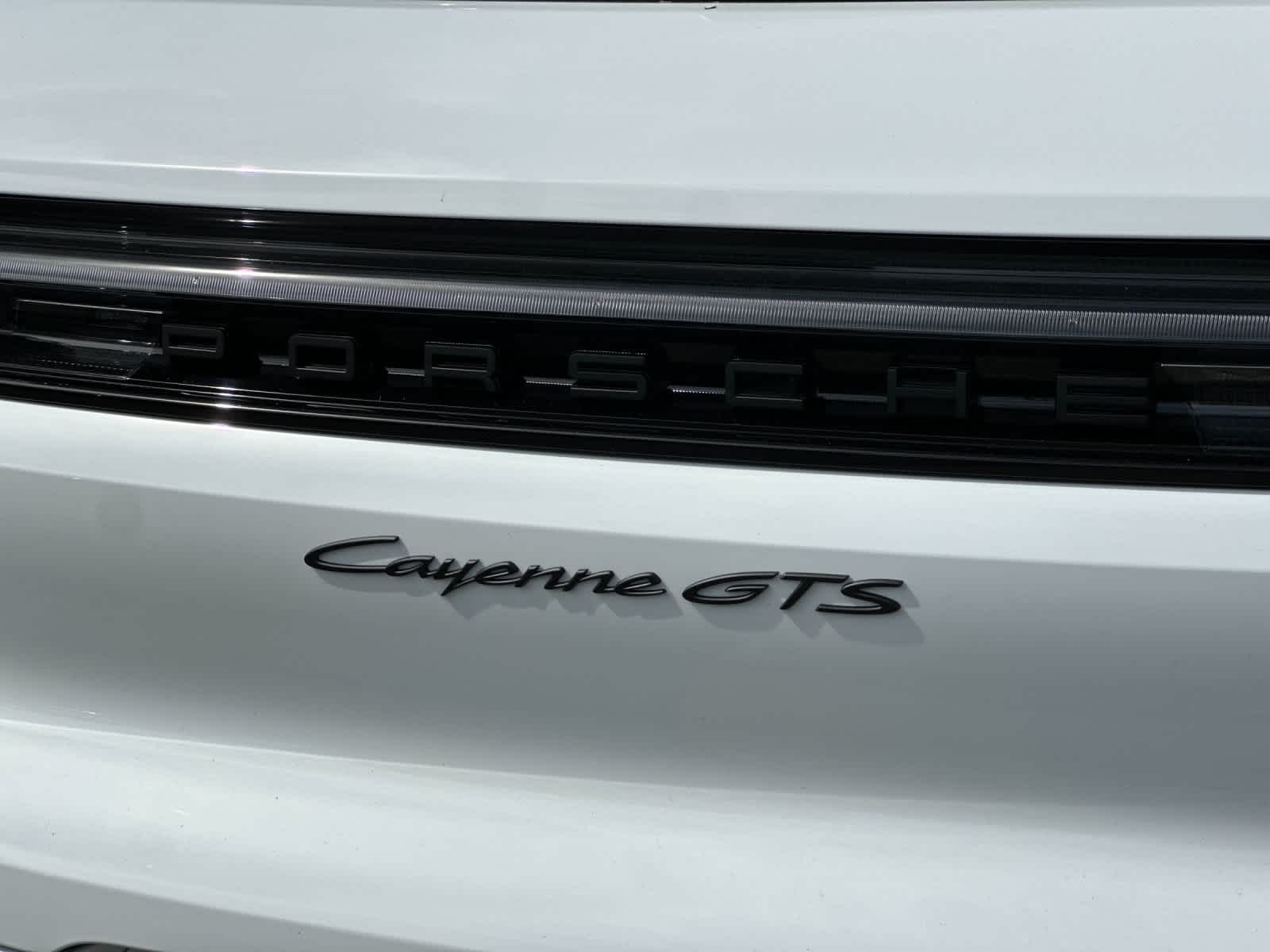 Thumbnail: 2026 Porsche Cayenne - 33