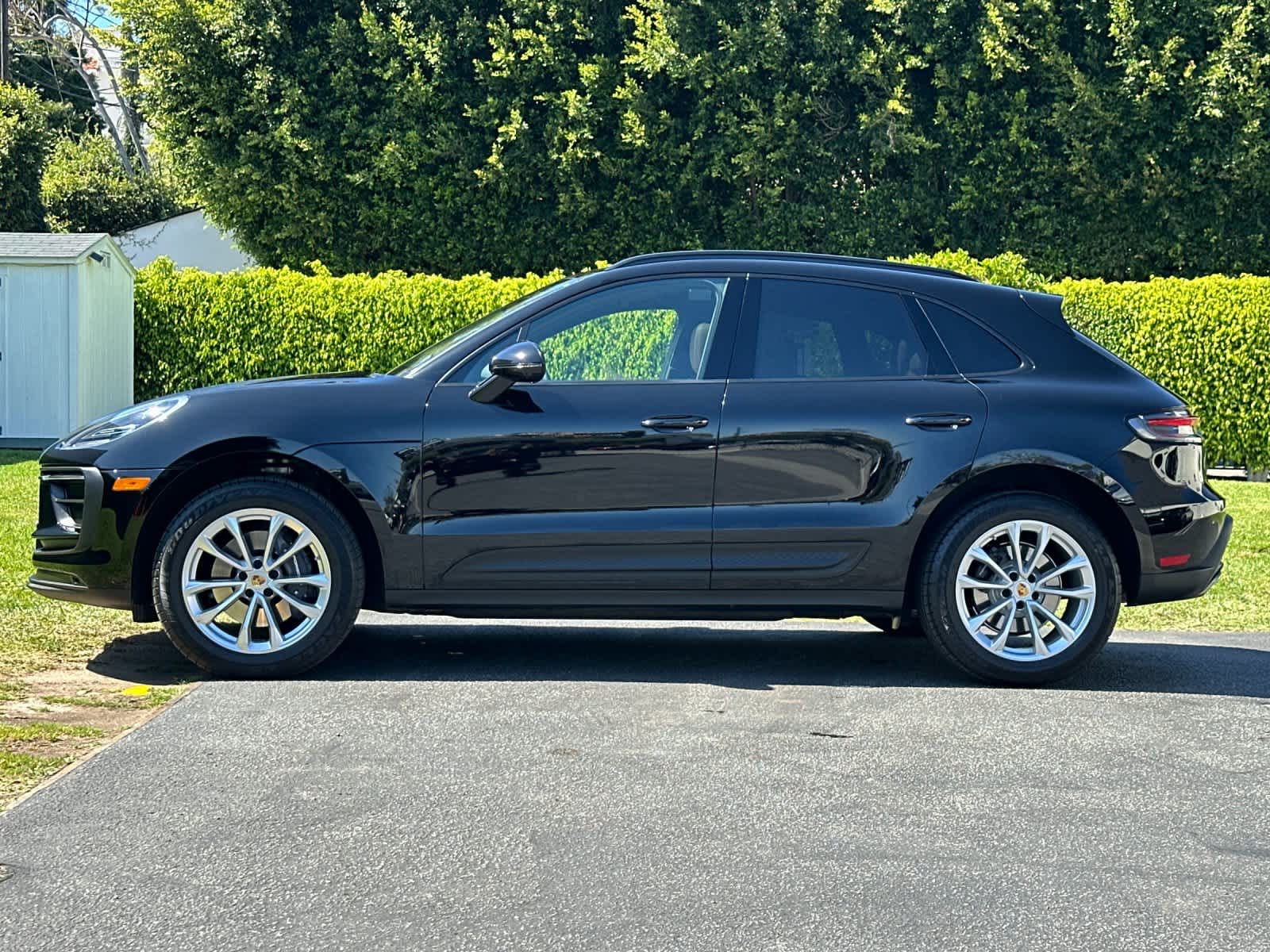 Thumbnail: 2025 Porsche Macan - 2