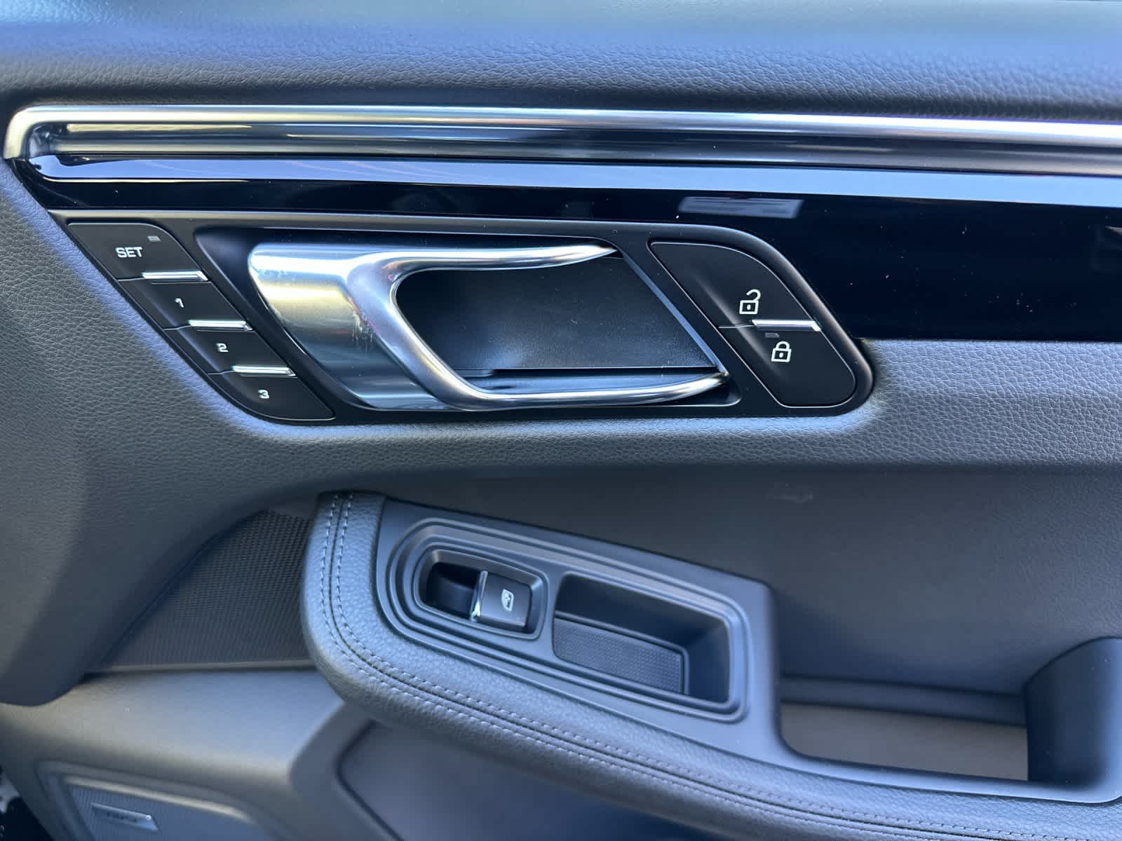 Thumbnail: 2026 Porsche Macan - 19