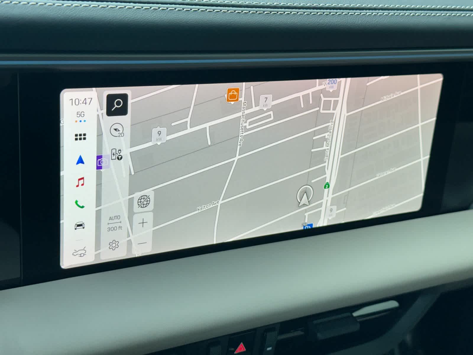 Thumbnail: 2026 Porsche Macan - 22