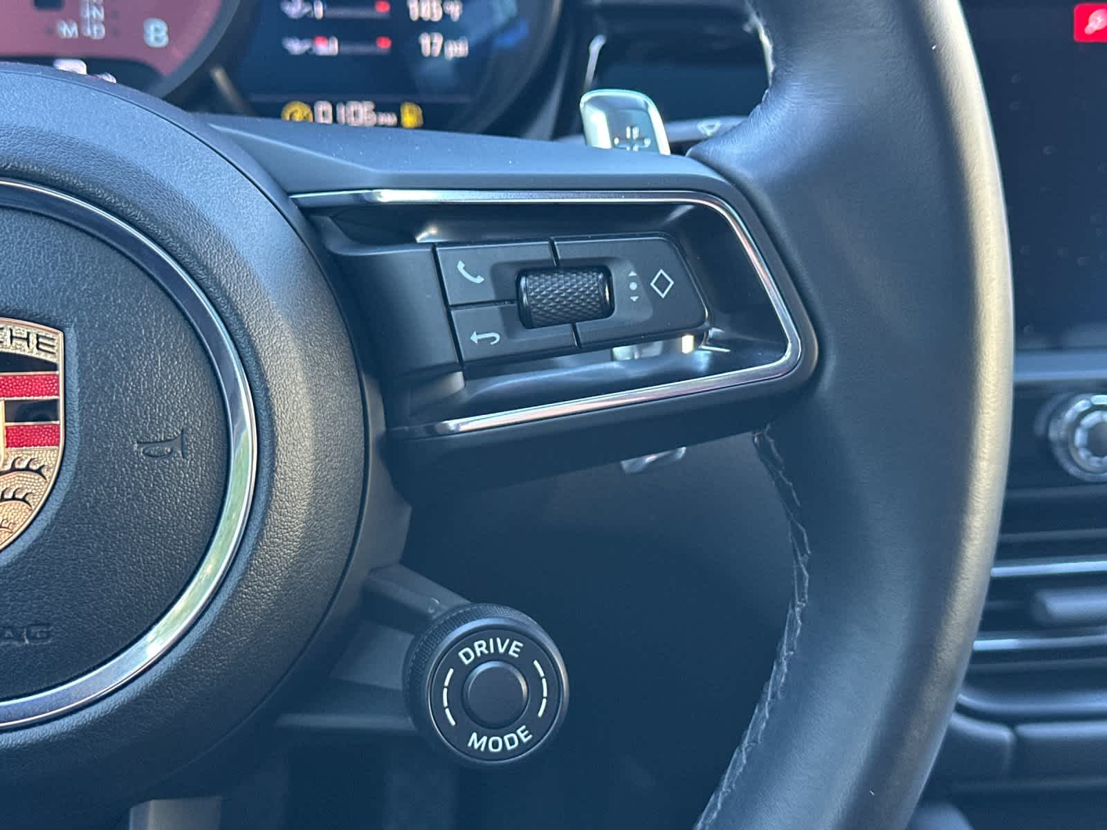 Thumbnail: 2023 Porsche Macan - 27