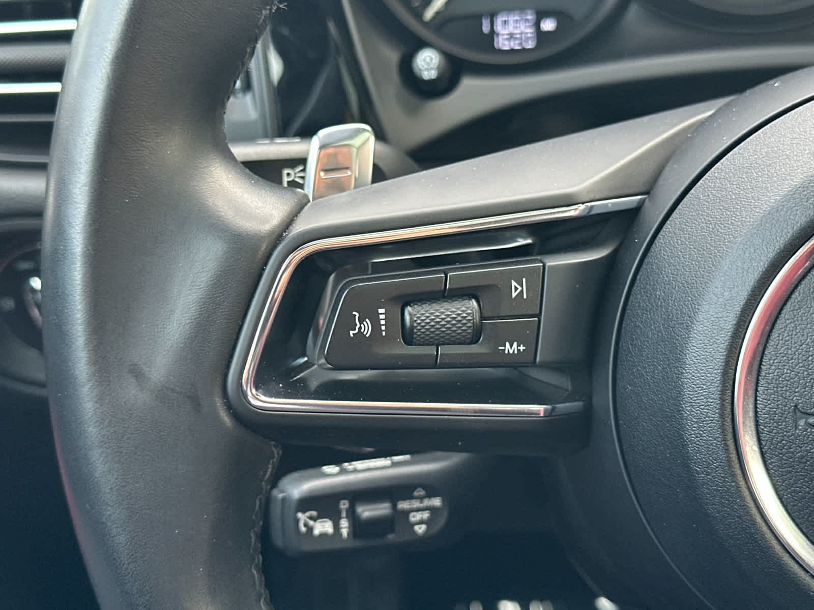 Thumbnail: 2025 Porsche Macan - 28