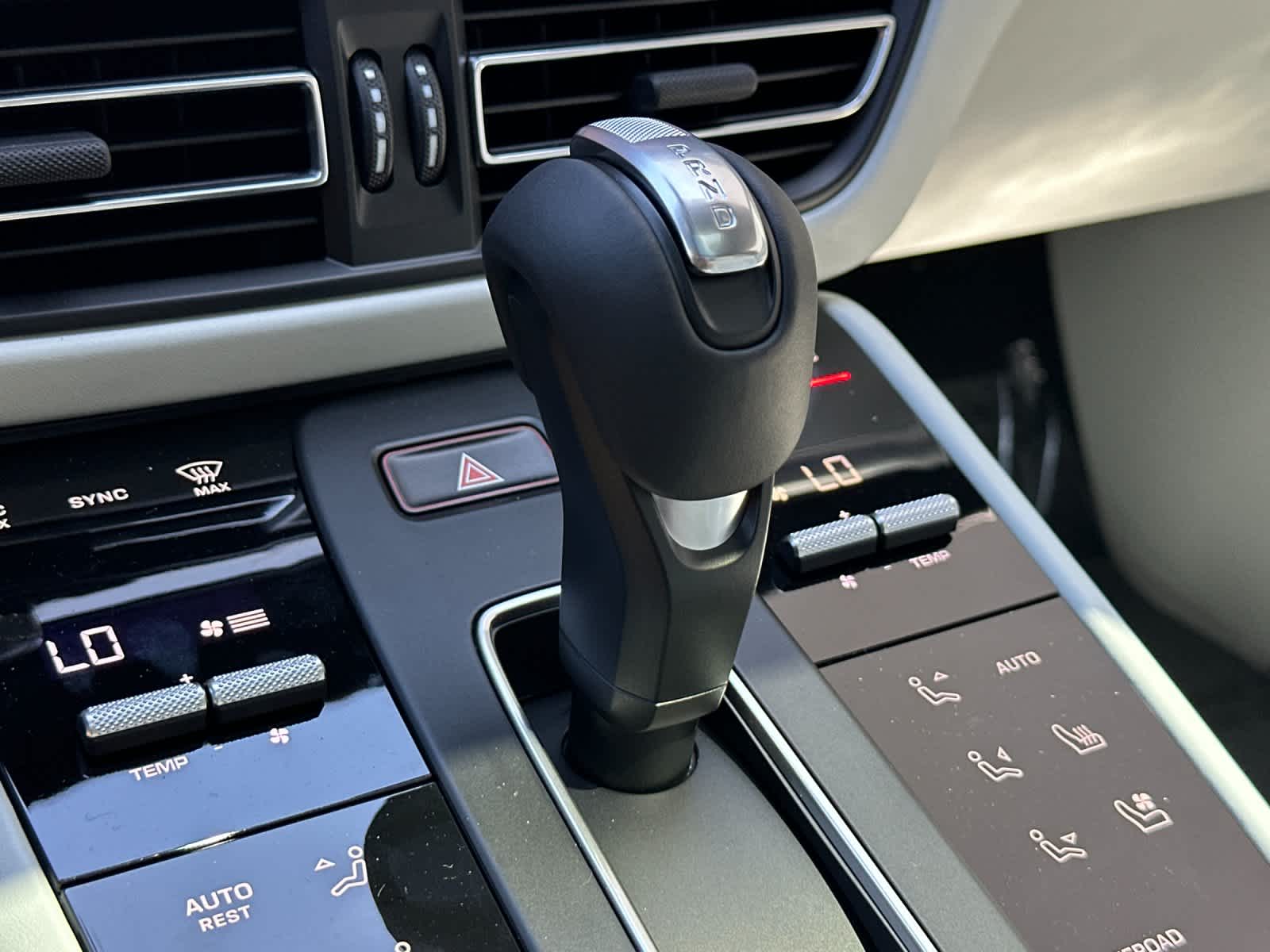 Thumbnail: 2026 Porsche Macan - 25