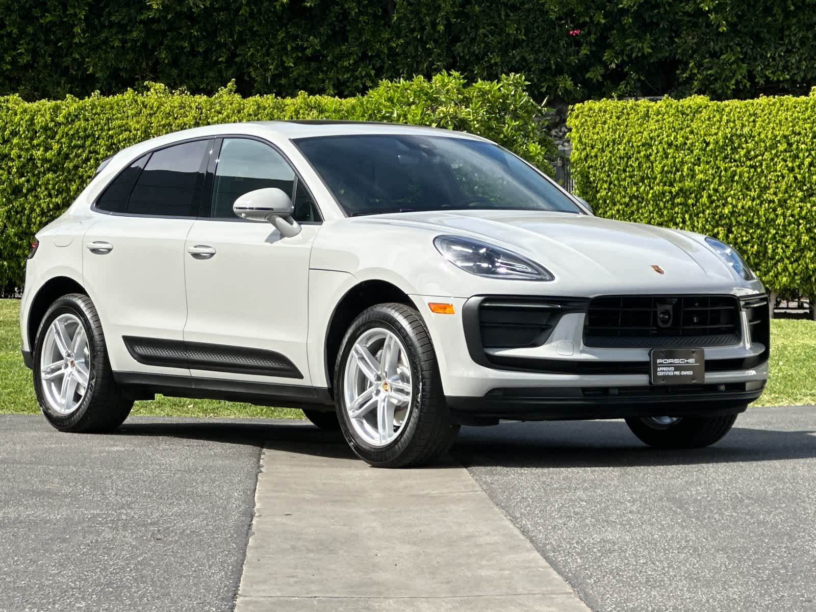 Thumbnail: 2025 Porsche Macan - 10