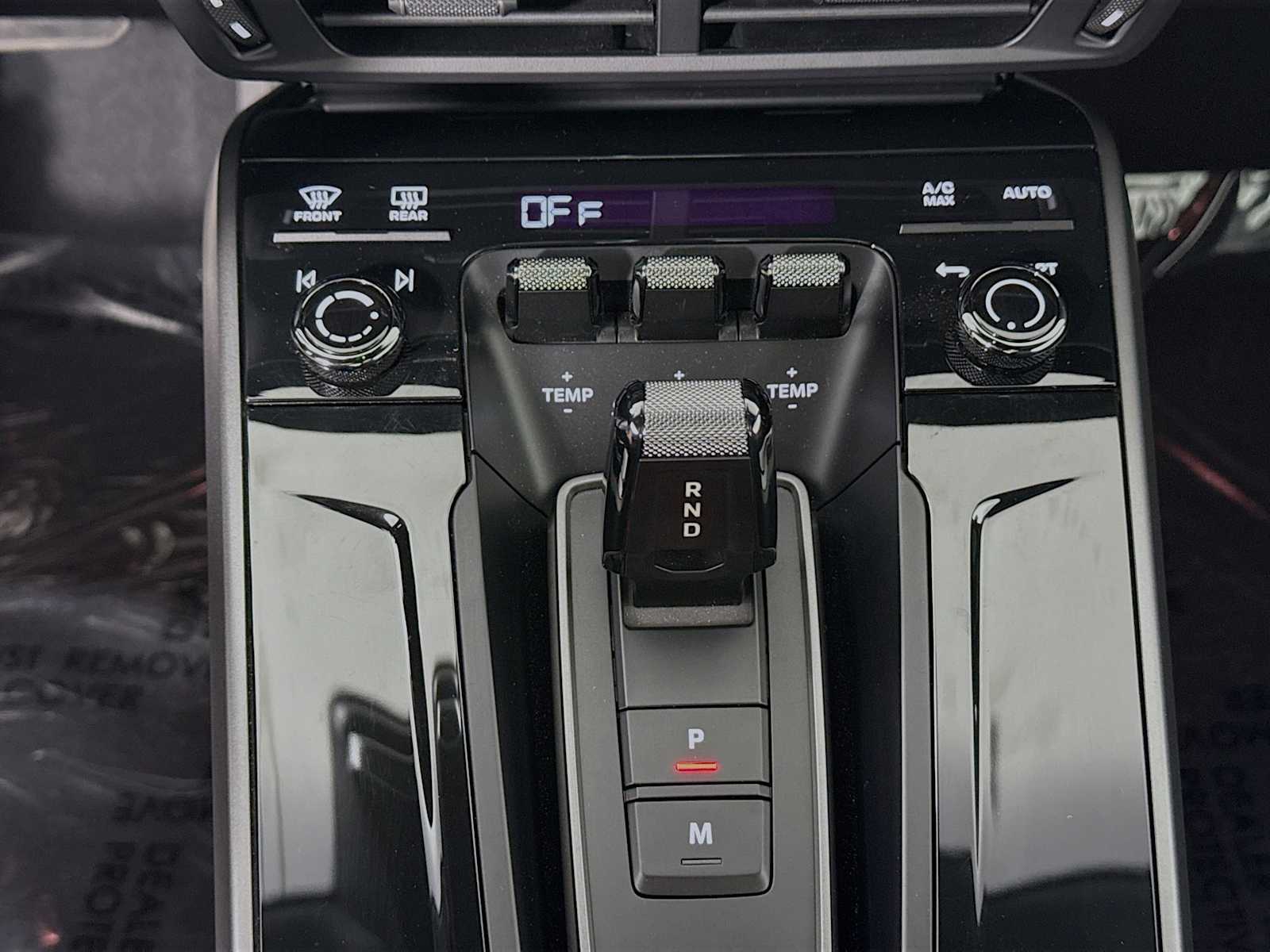 Thumbnail: 2025 Porsche 911 - 13